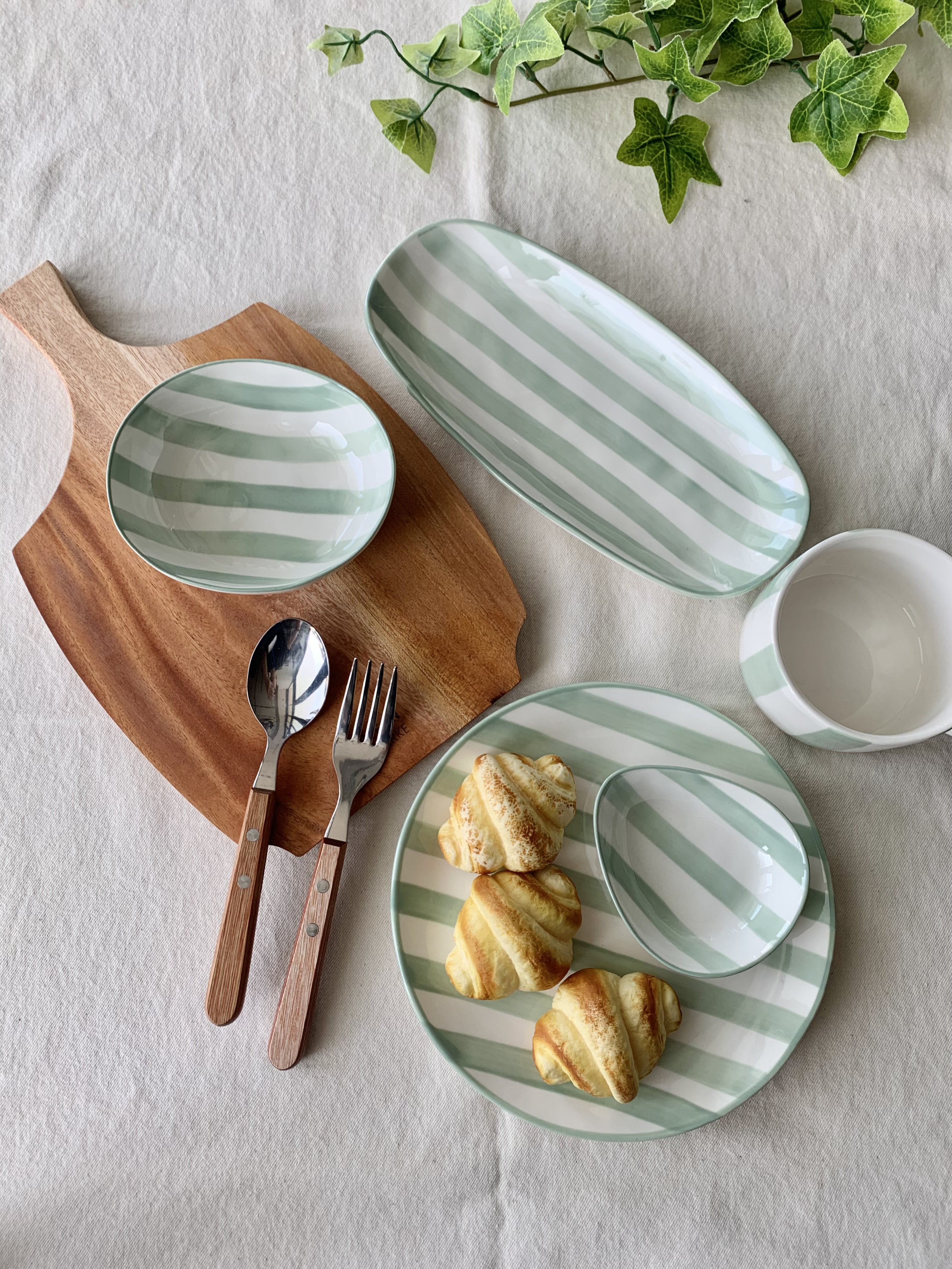 mikachoさんの「212 KITCHEN STORE｜ストライプ プレート YE」を使ったコーディネート