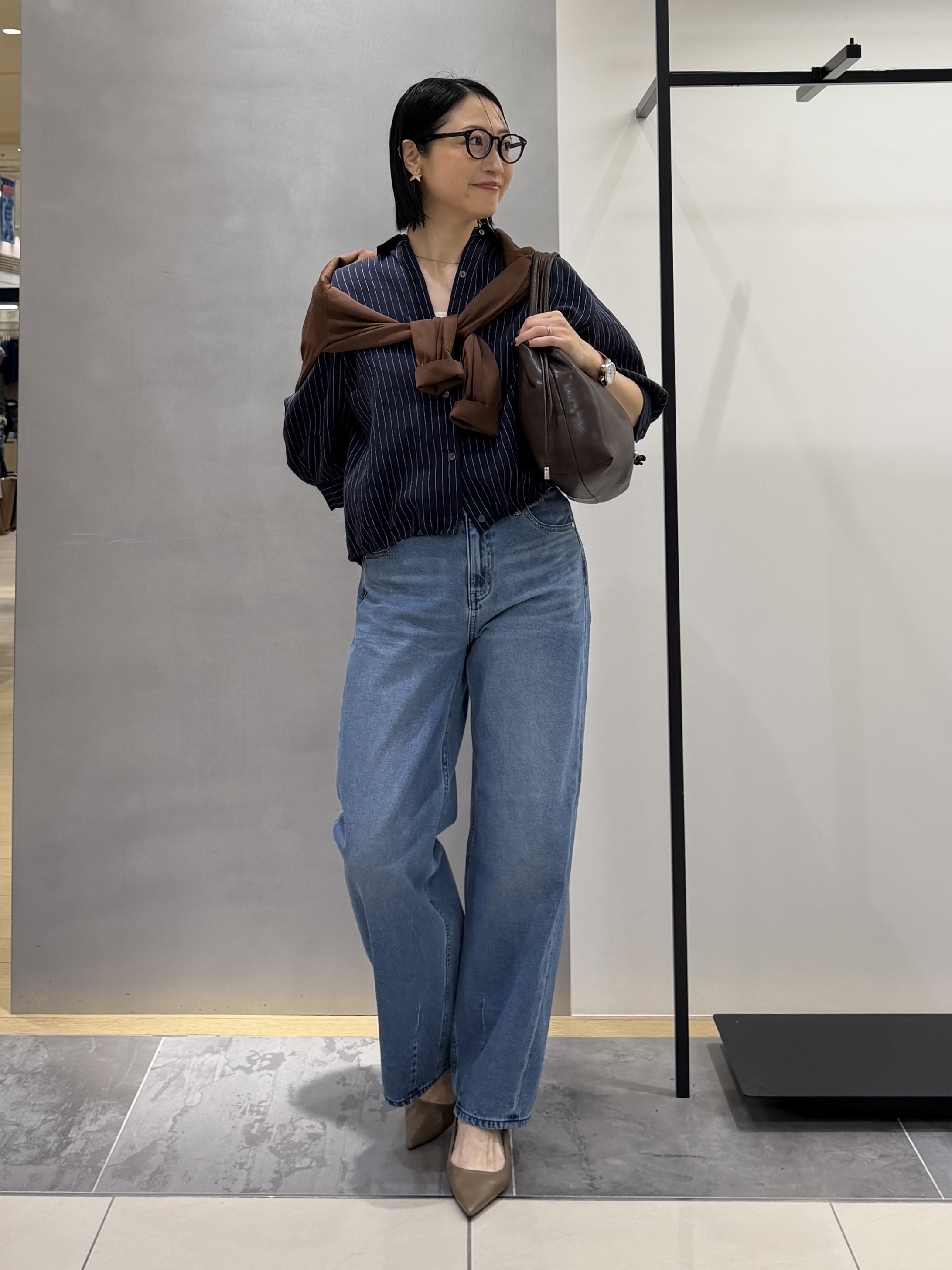 shihoさんの「INDIVI｜【シアー／7分袖】体型カバーゆったりシャツ」を使ったコーディネート
