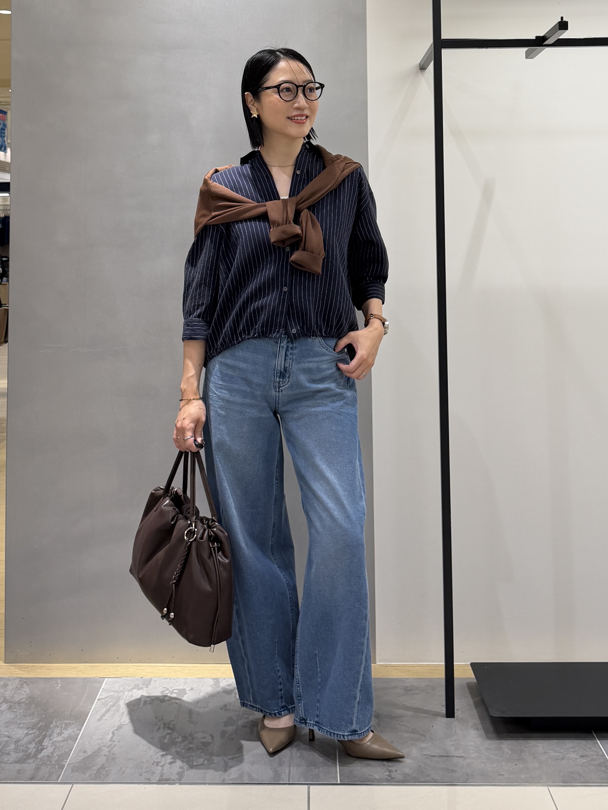 shihoさんの「INDIVI｜【シアー／7分袖】体型カバーゆったりシャツ」を使ったコーディネート