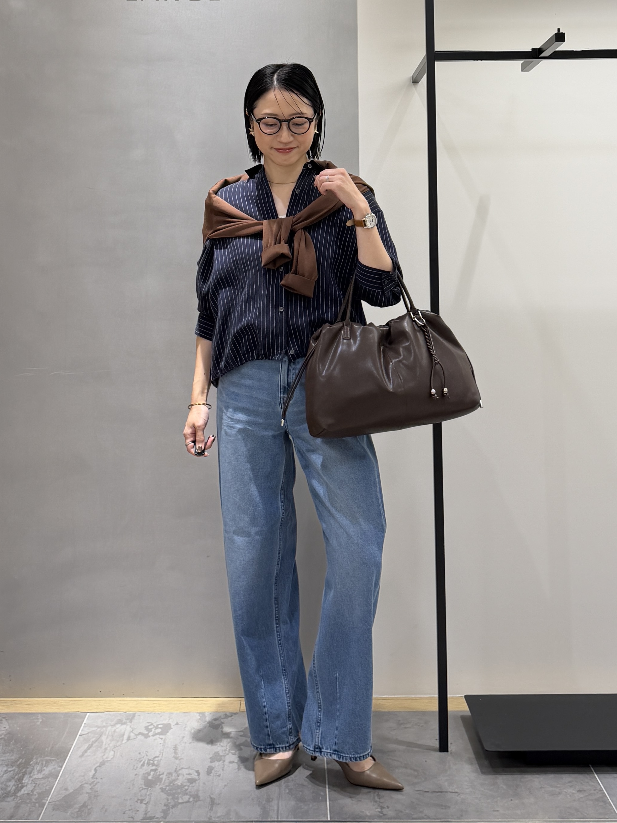 shihoさんの「INDIVI｜【シアー／7分袖】体型カバーゆったりシャツ」を使ったコーディネート