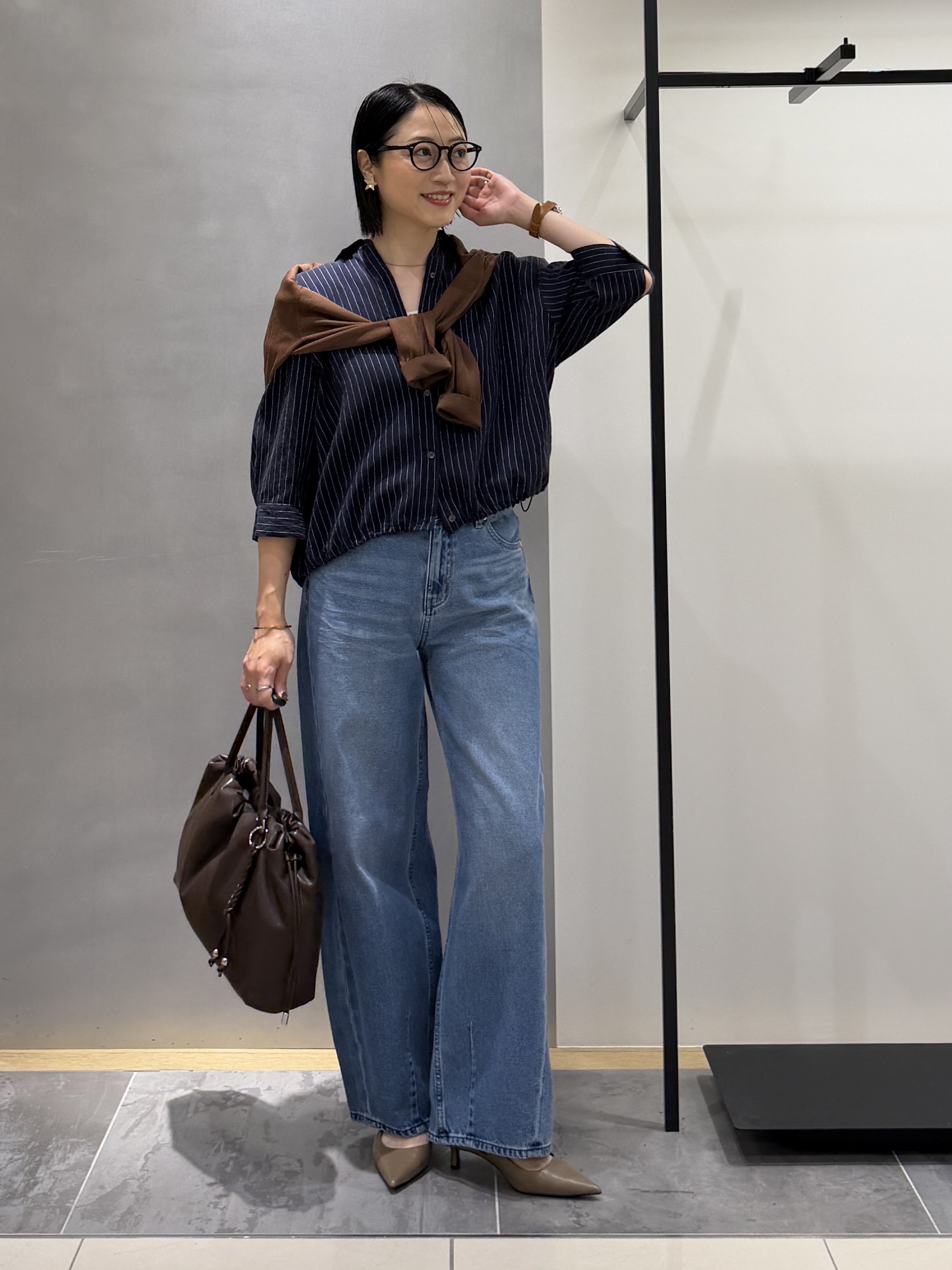 shihoさんの「INDIVI｜【シアー／7分袖】体型カバーゆったりシャツ」を使ったコーディネート