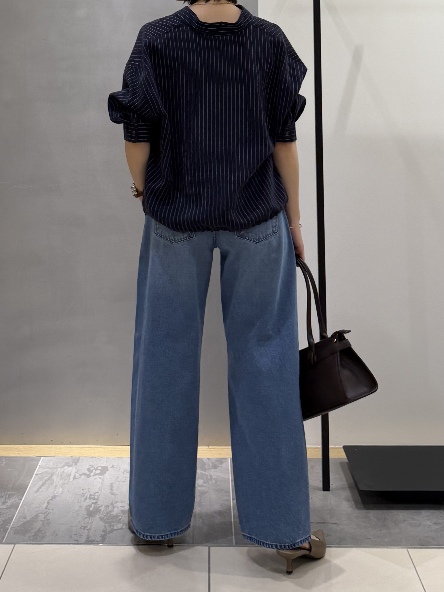 shihoさんの「INDIVI｜【シアー／7分袖】体型カバーゆったりシャツ」を使ったコーディネート