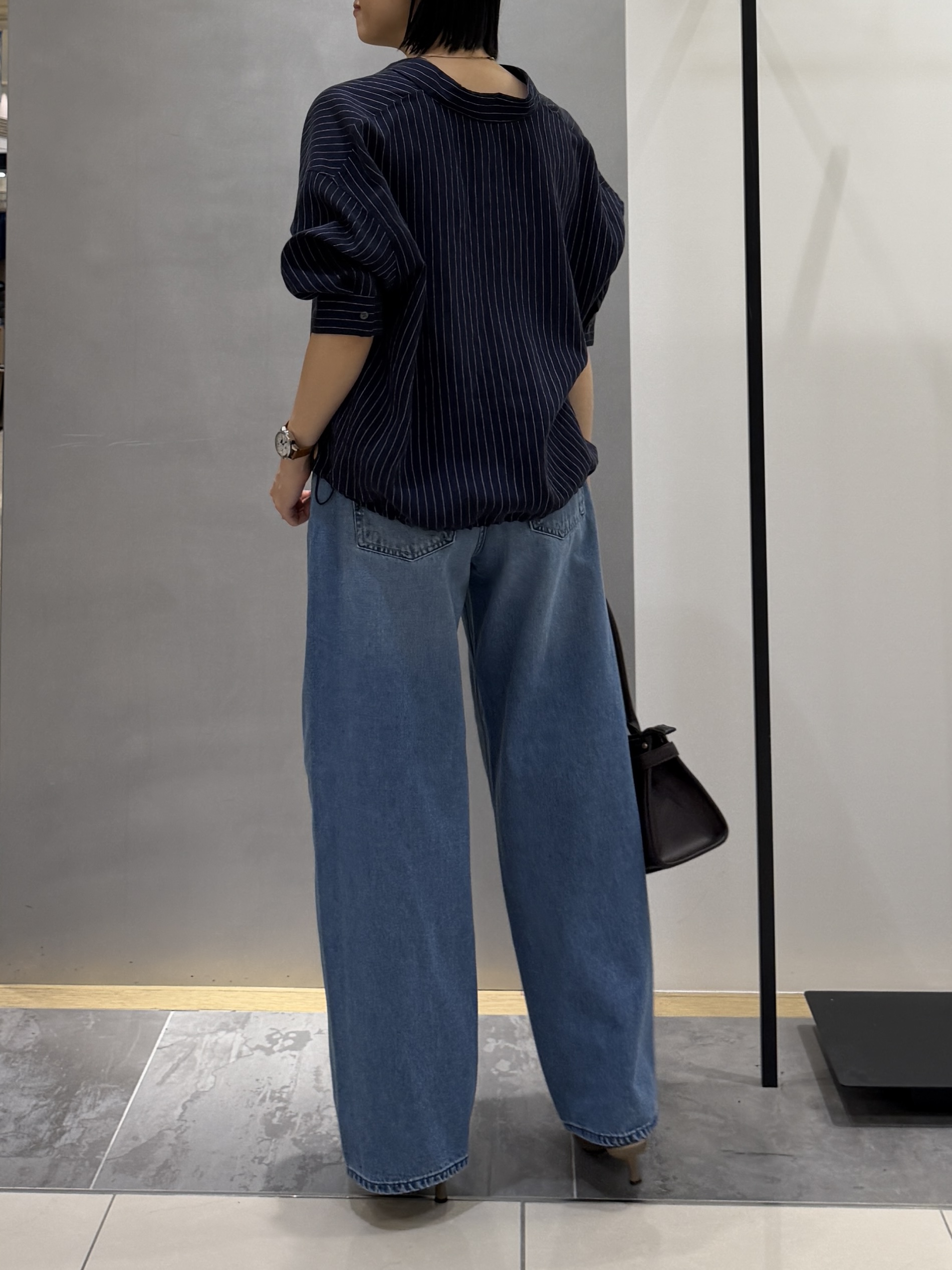 shihoさんの「INDIVI｜【シアー／7分袖】体型カバーゆったりシャツ」を使ったコーディネート