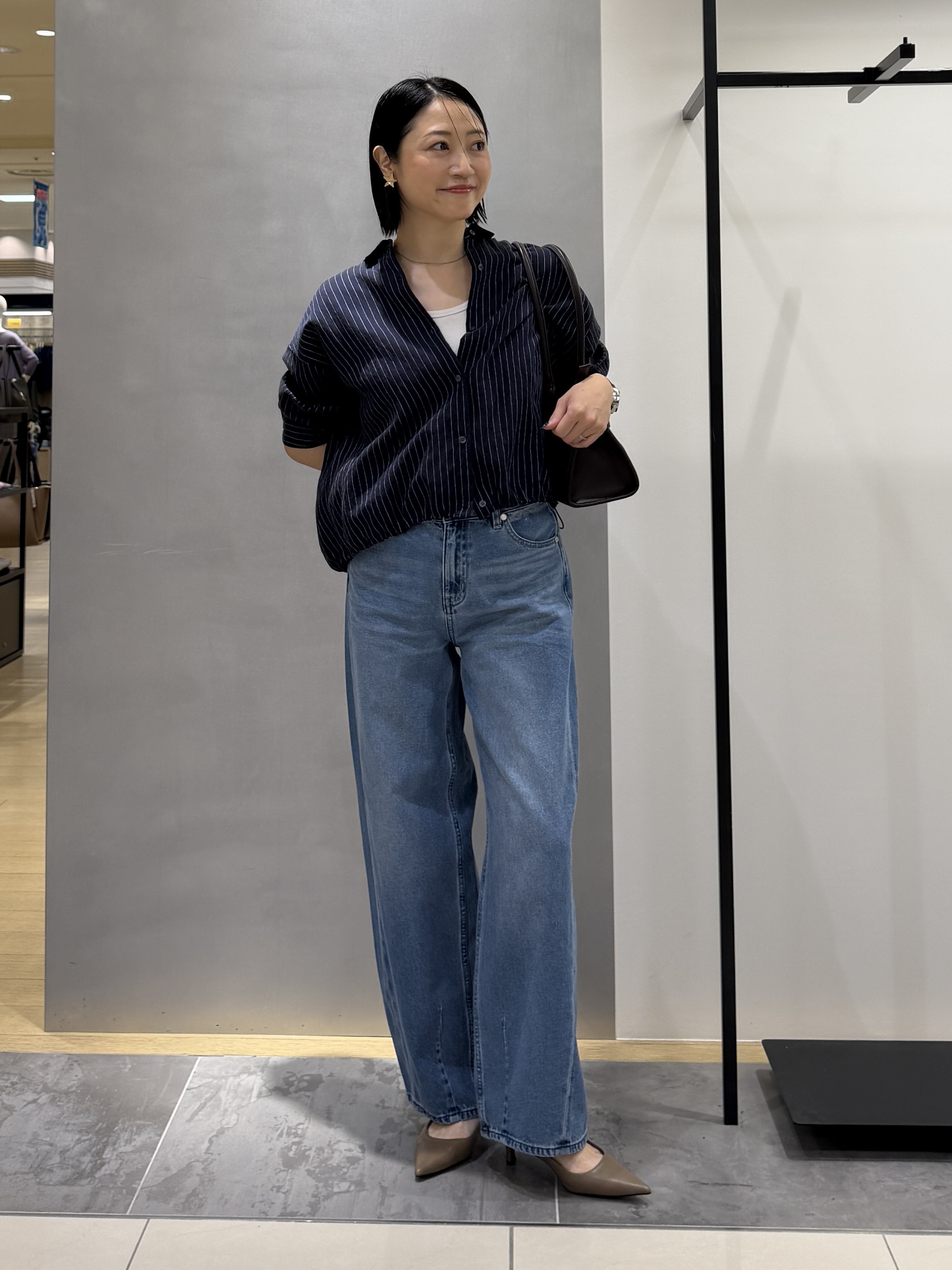 shihoさんの「INDIVI｜【シアー／7分袖】体型カバーゆったりシャツ」を使ったコーディネート