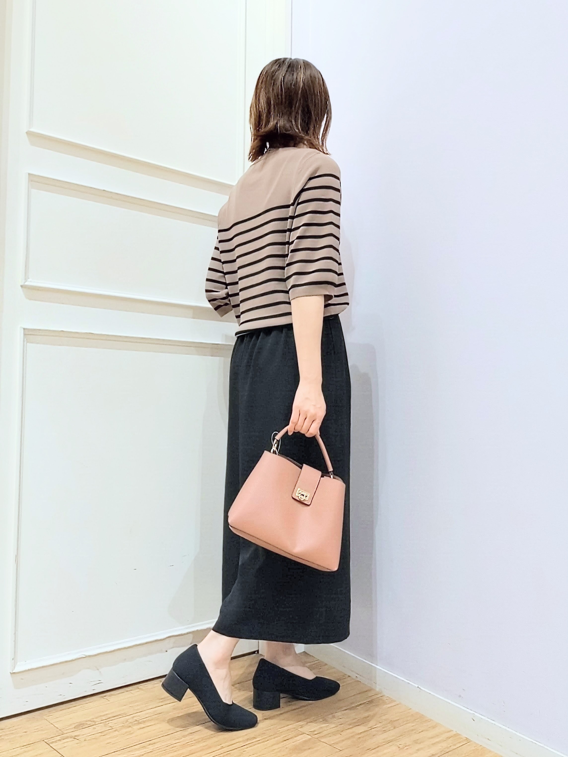 miomioさんの「SHOO･LA･RUE｜【ガンガン洗える/ひんやり/UV/毛玉になりにくい】二の腕見せない 5分袖ニット」を使ったコーディネート