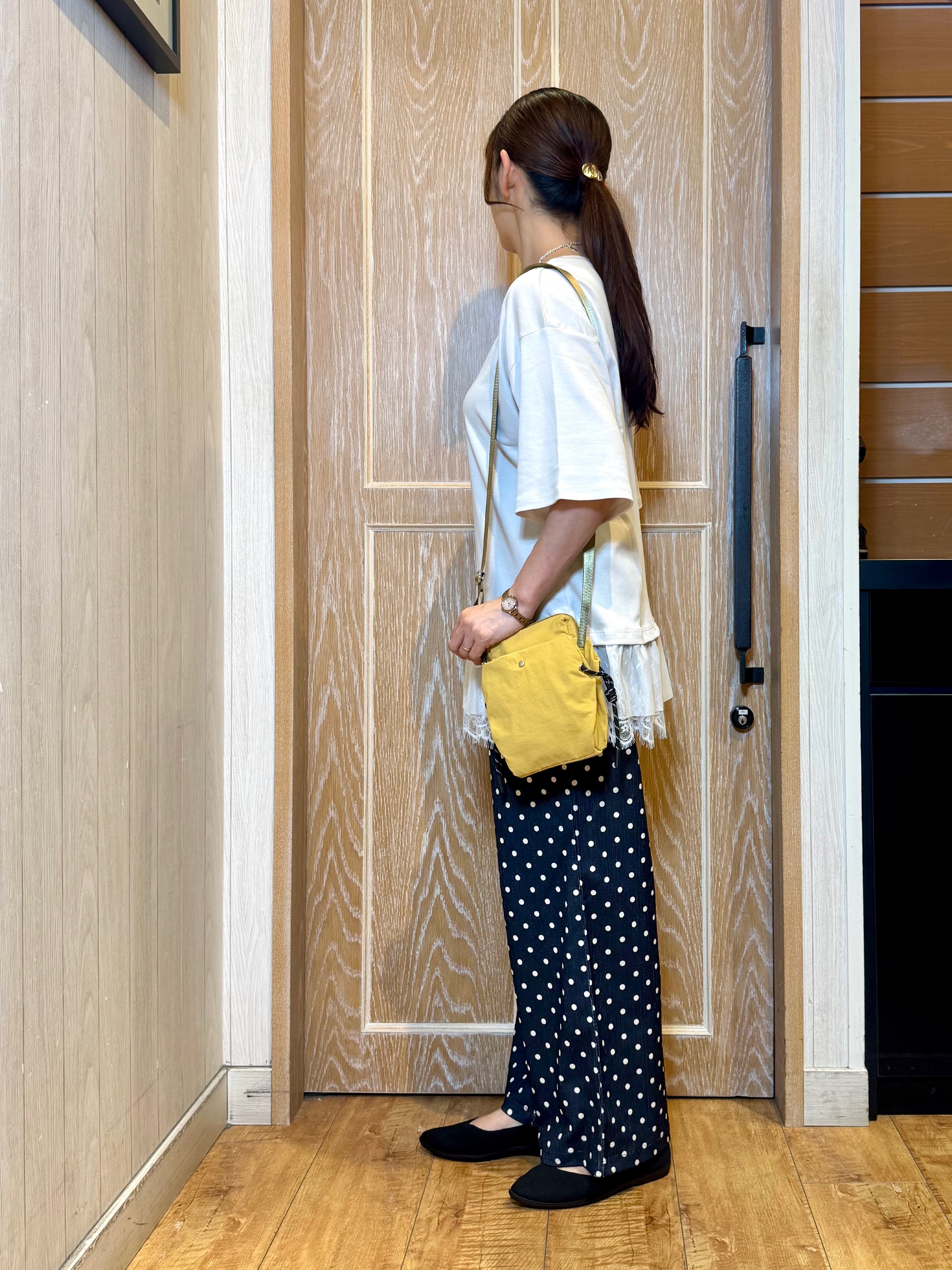 KAORIさんの「SHOO･LA･RUE｜【ひんやり/UV/抗菌防臭/S-LL】1枚でサマ見え 裾レースTシャツ」を使ったコーディネート