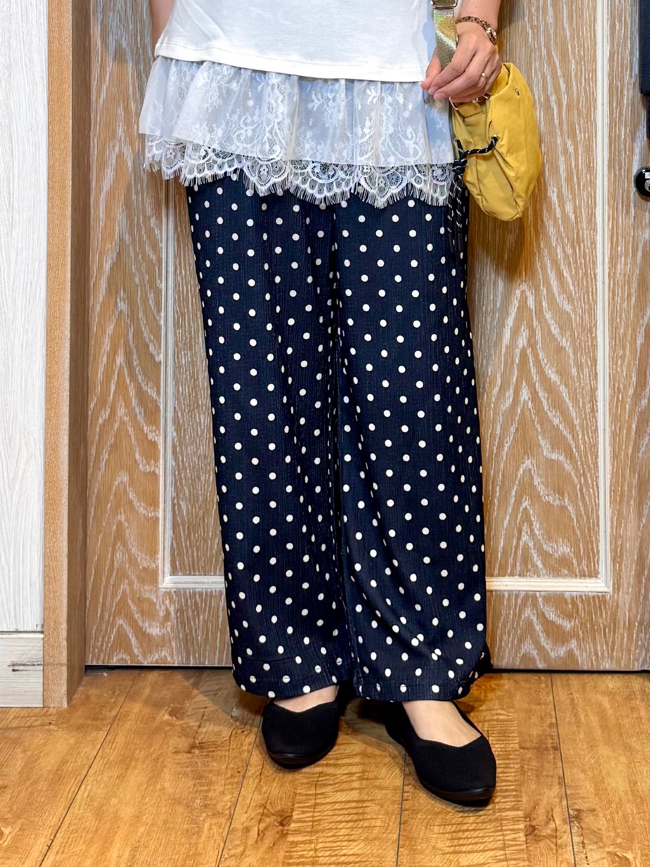 KAORIさんの「SHOO･LA･RUE｜【ひんやり/UV/抗菌防臭/S-LL】1枚でサマ見え 裾レースTシャツ」を使ったコーディネート