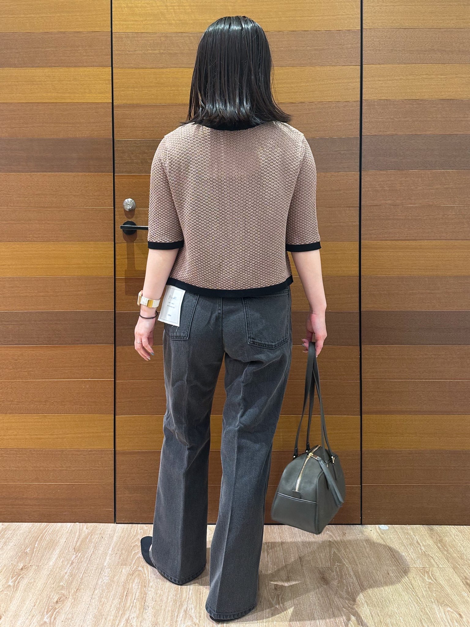Minさんの「OPAQUE.CLIP｜【抗ピリング】柄編みニットカーディガン&times;ペプラムキャミセット《洗濯機OK》」を使ったコーディネート
