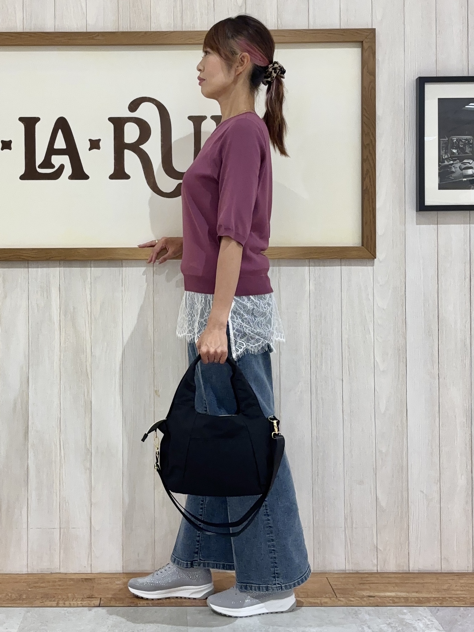 みきぽんさんの「SHOO･LA･RUE｜【ガンガン洗える/ひんやり/UV/毛玉になりにくい】二の腕見せない 5分袖ニット」を使ったコーディネート