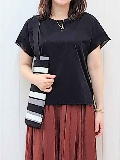 itoさんの「Dessin｜【UVカット/接触冷感】美光沢カットソー」を使ったコーディネート