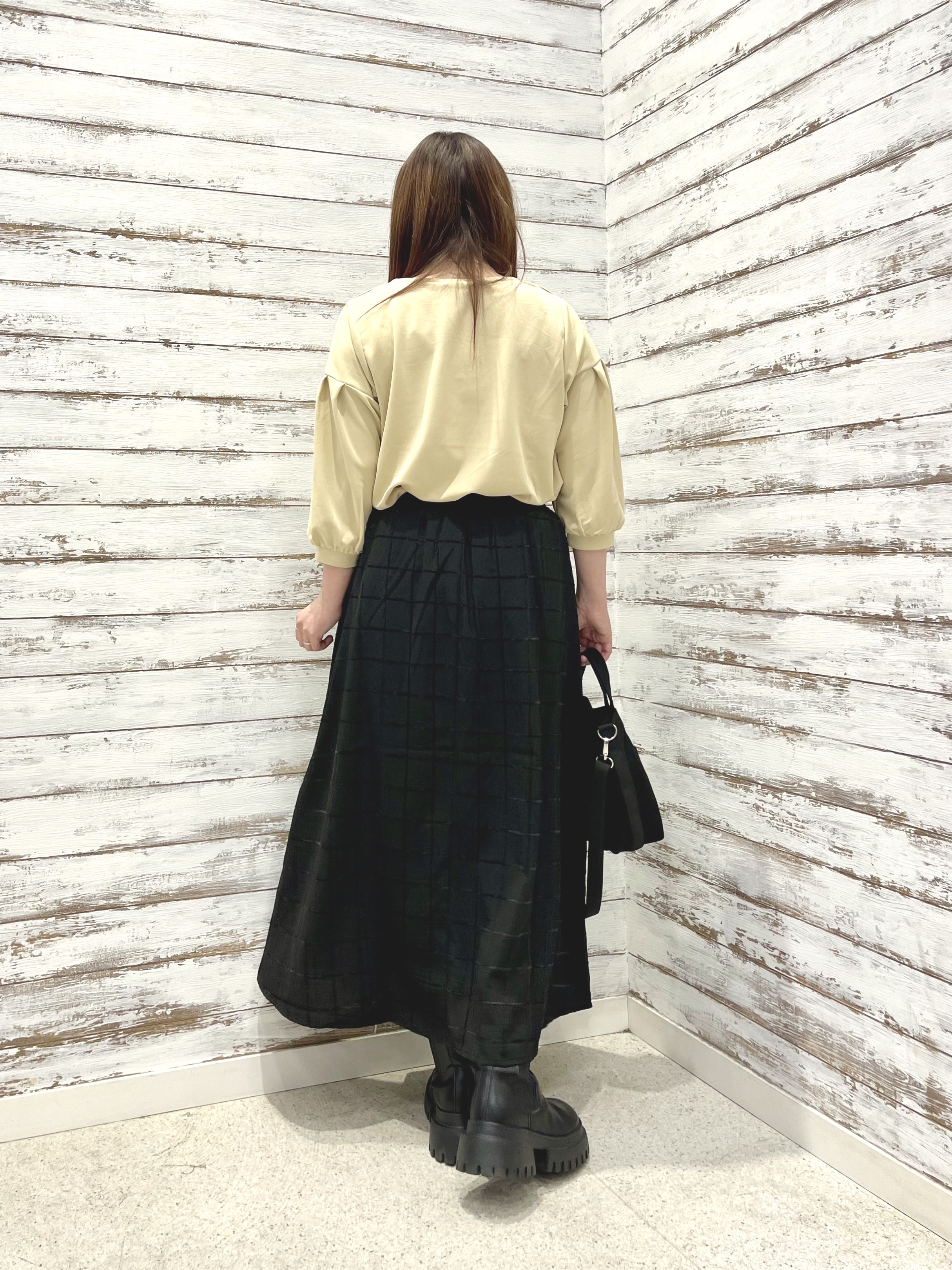 ゆっきーさんの「SHOO･LA･RUE｜【着丈選べる/2点セット】ネックレス付き やわらか8分袖ブラウス」を使ったコーディネート