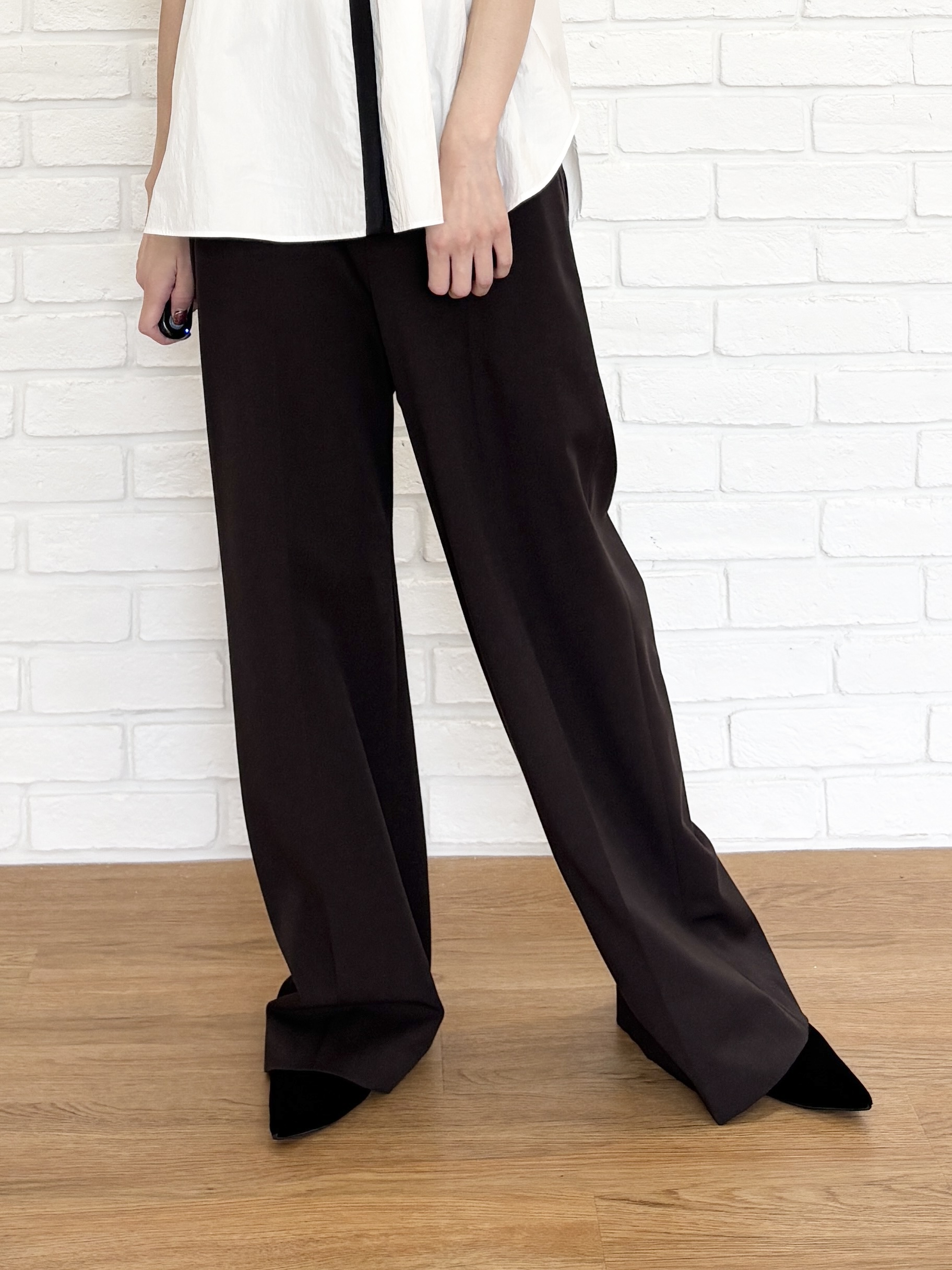 清水夏姫さんの「DRESSTERIOR｜【着映え】パフスリーブ ブザムブラウス」を使ったコーディネート