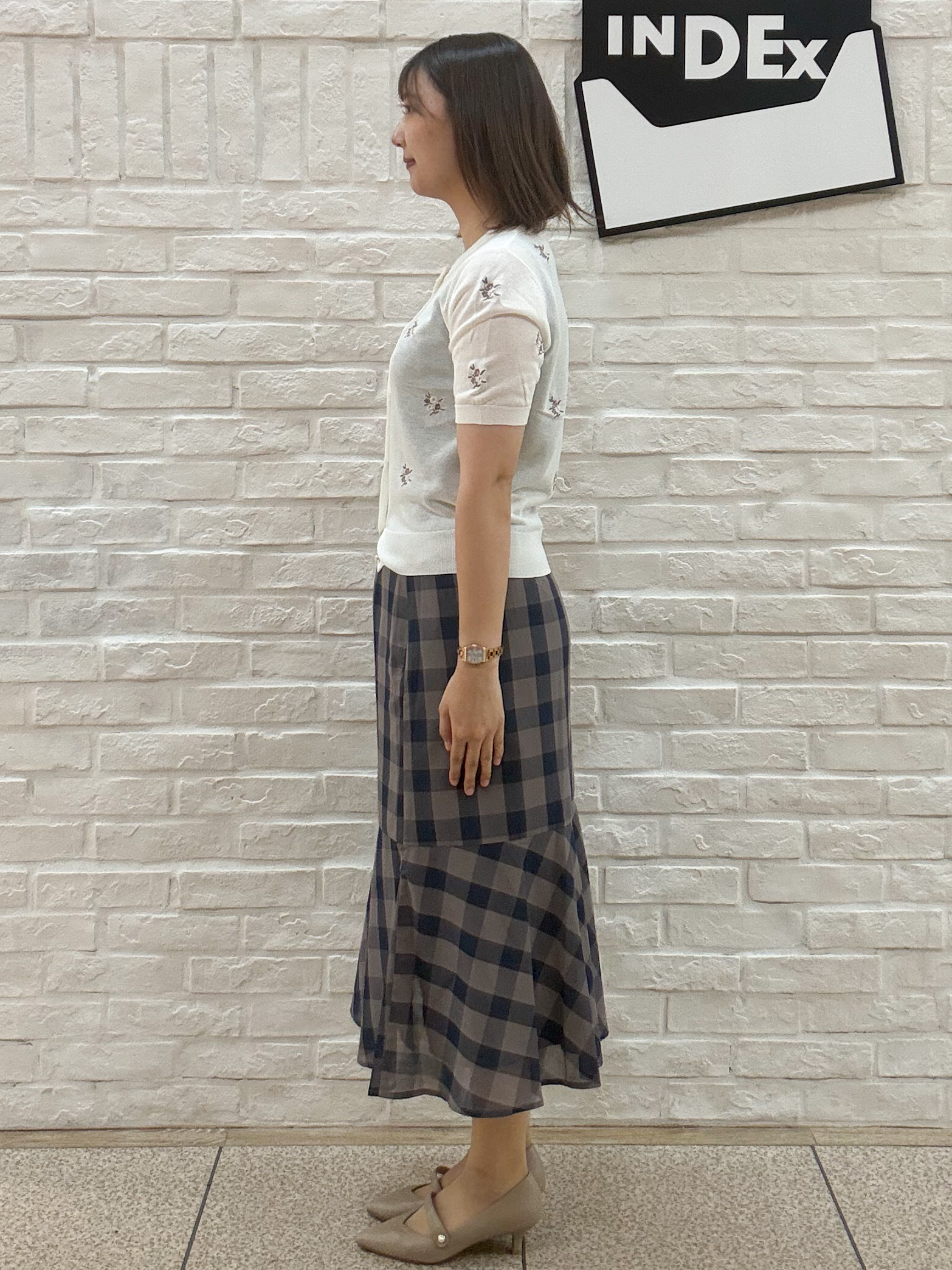 mihaさんの「index｜フラワー刺繍カーディガン【洗濯機OK／抗ピル】」を使ったコーディネート