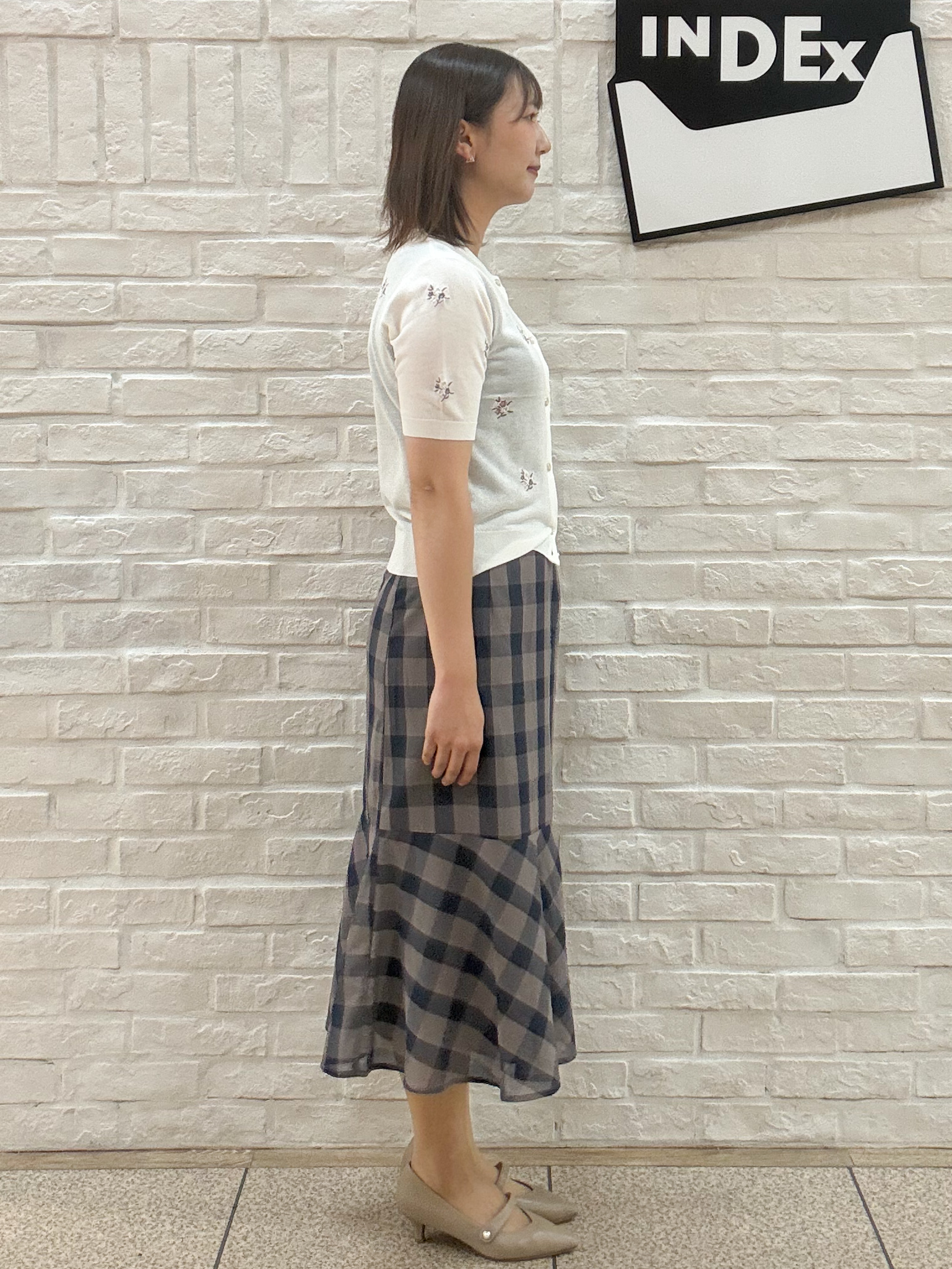 mihaさんの「index｜フラワー刺繍カーディガン【洗濯機OK／抗ピル】」を使ったコーディネート