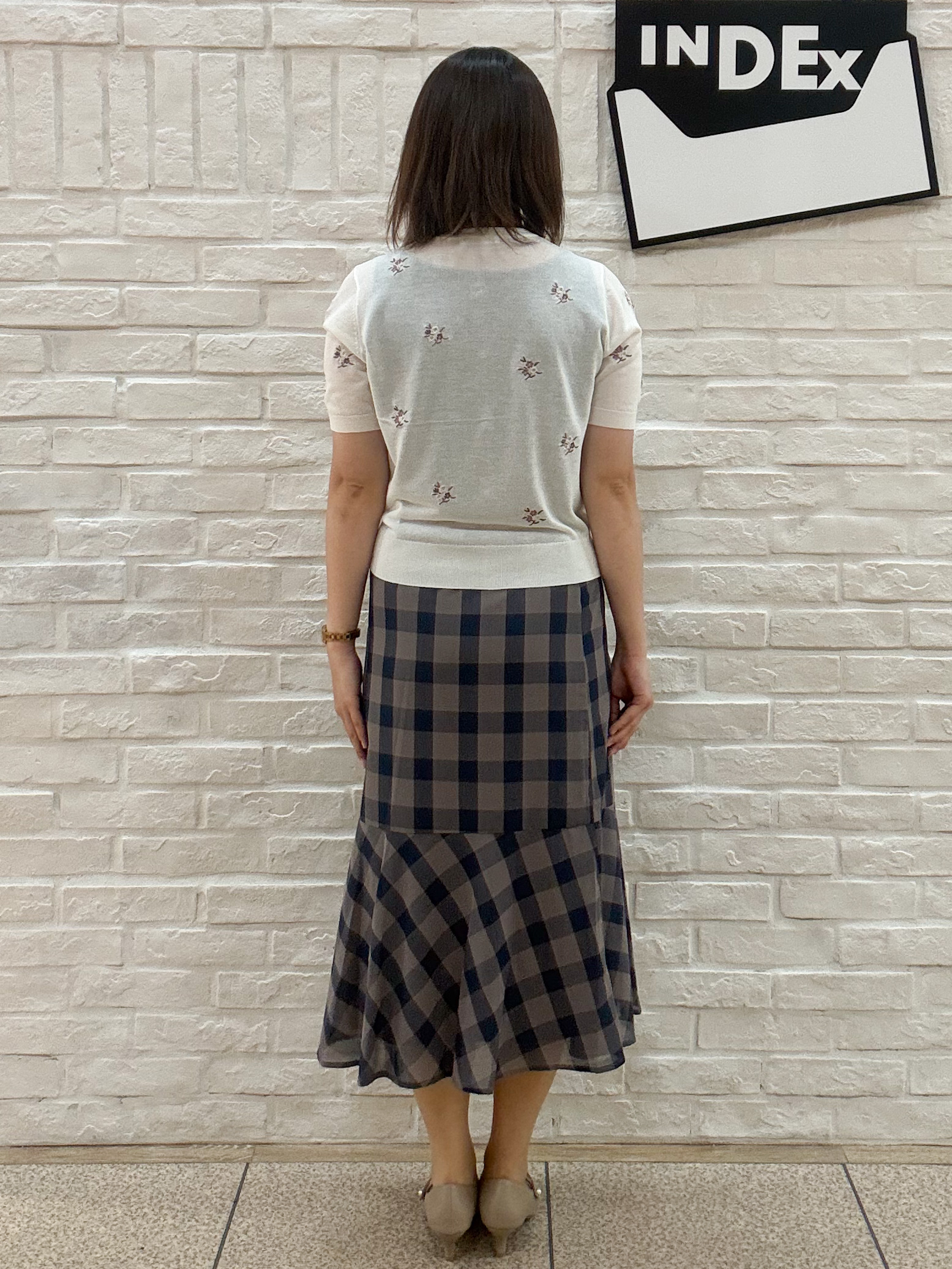 mihaさんの「index｜フラワー刺繍カーディガン【洗濯機OK／抗ピル】」を使ったコーディネート