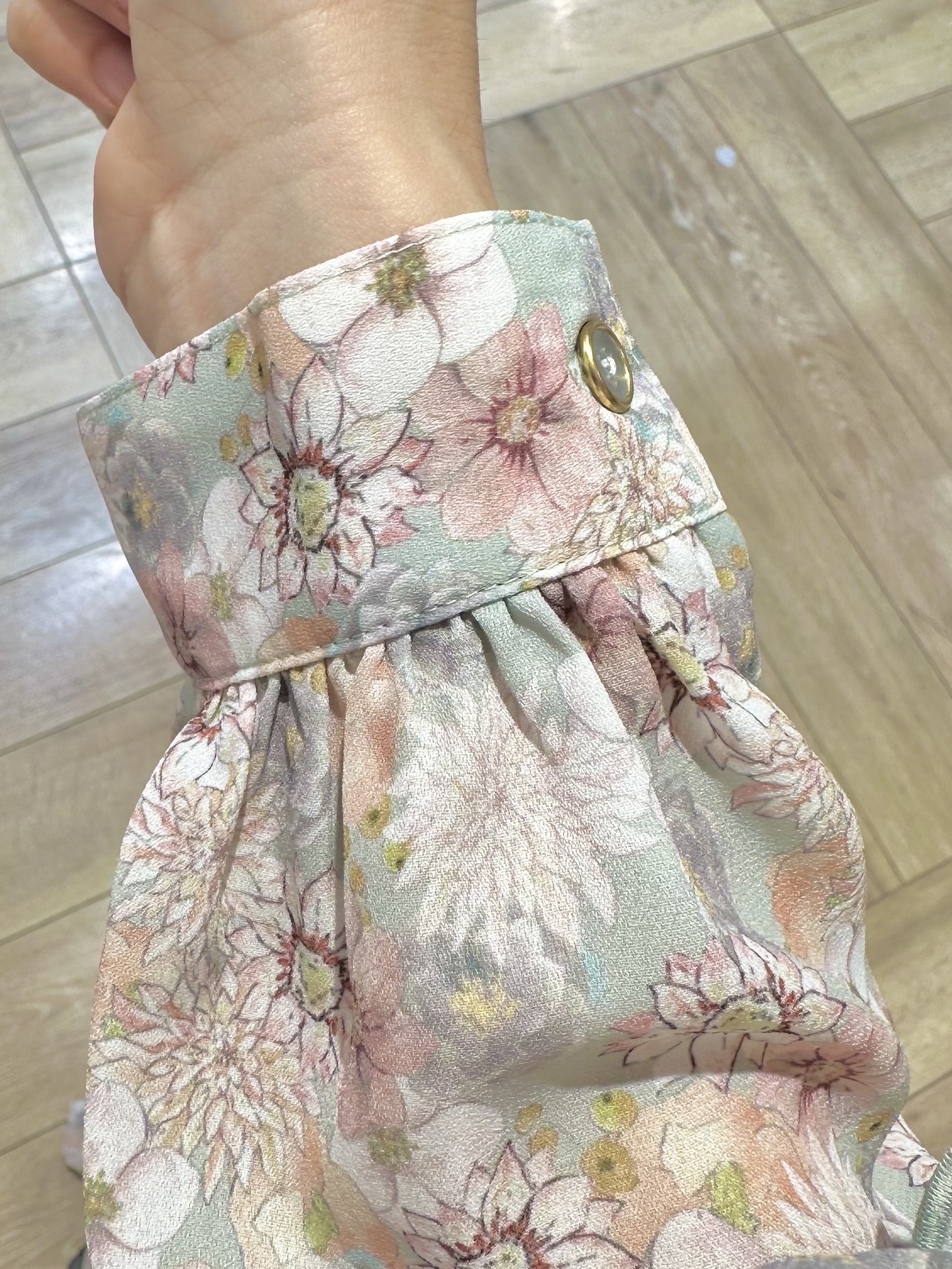 Hana...eさんの「index｜【８色展開】柄アソートシアーカーディガン《洗濯機OK》」を使ったコーディネート