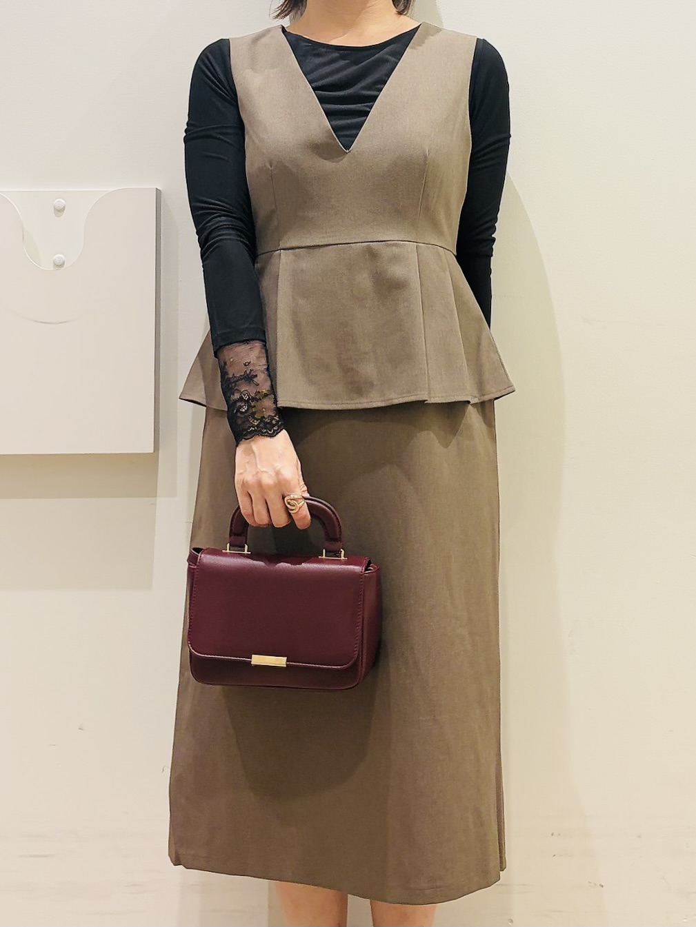 YUKOさんの「index｜【セットアップ対応】ペプラムジャンスカワンピース《洗濯機OK／イージーアイロン／防シワ》」を使ったコーディネート