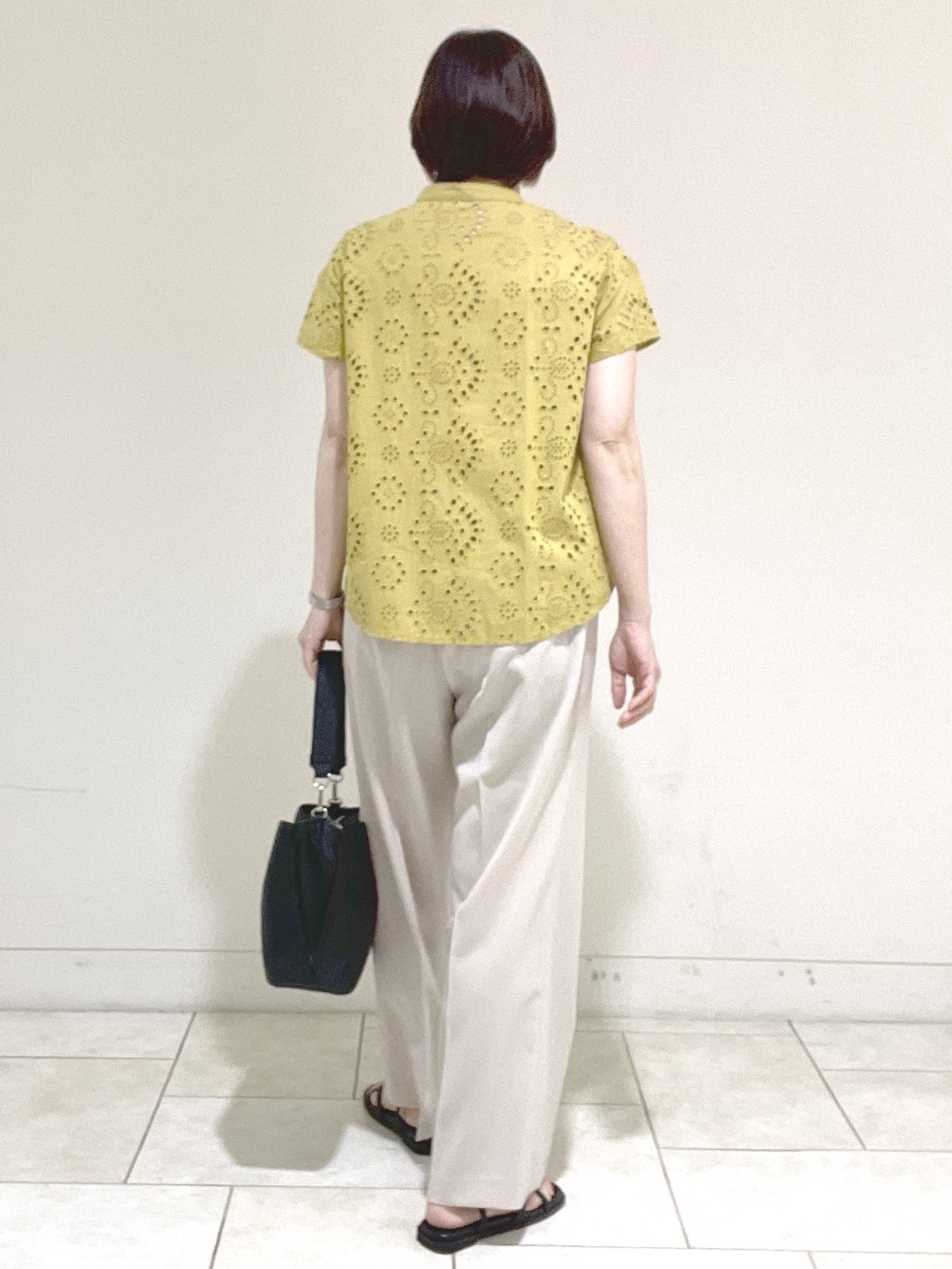 フミさんの「Reflect｜【通勤◎】カットワーク刺繍レース シャツブラウス」を使ったコーディネート