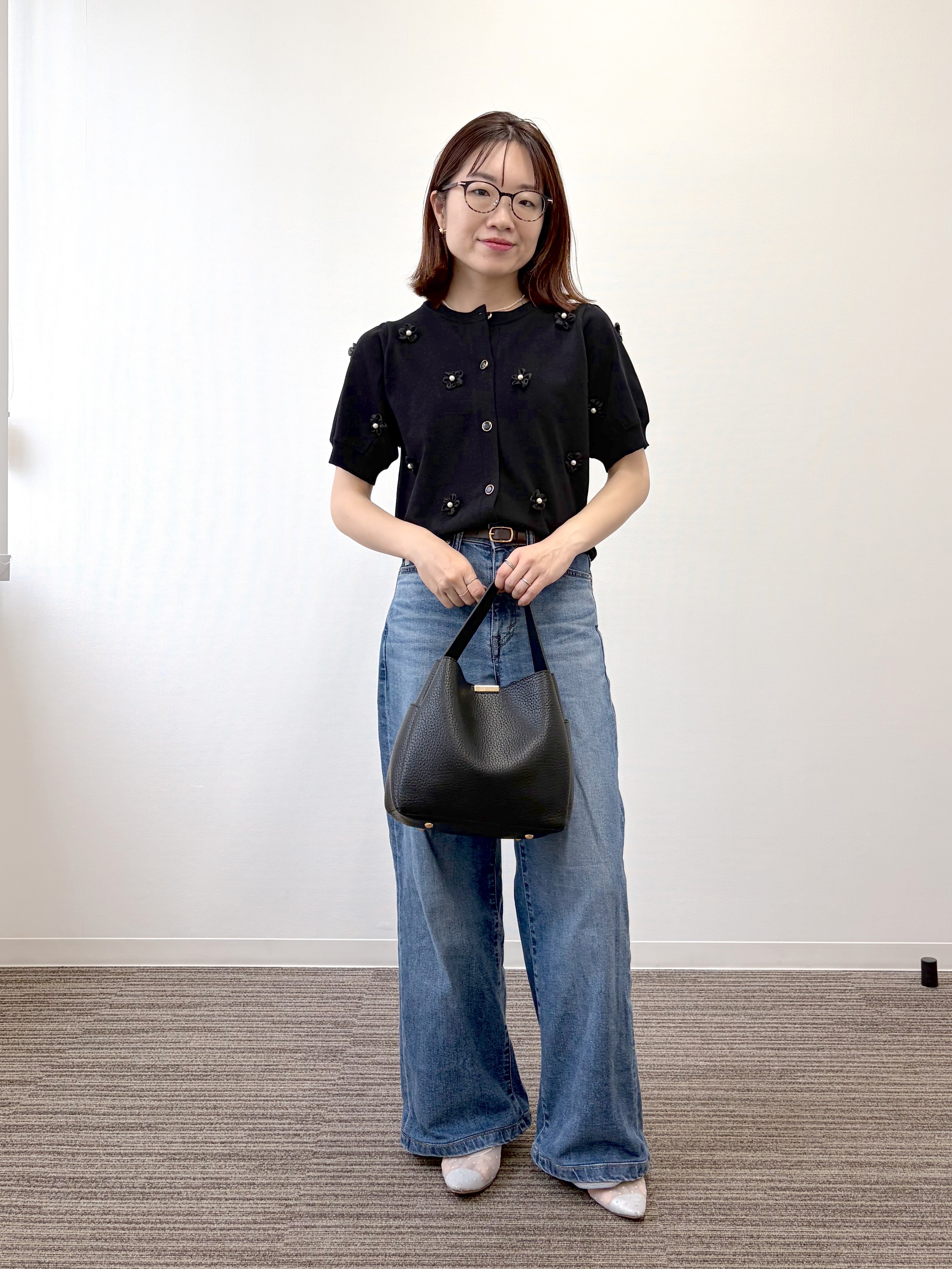 saoriさんの「フラワーモチーフ5分袖カーディガン」を使ったコーディネート