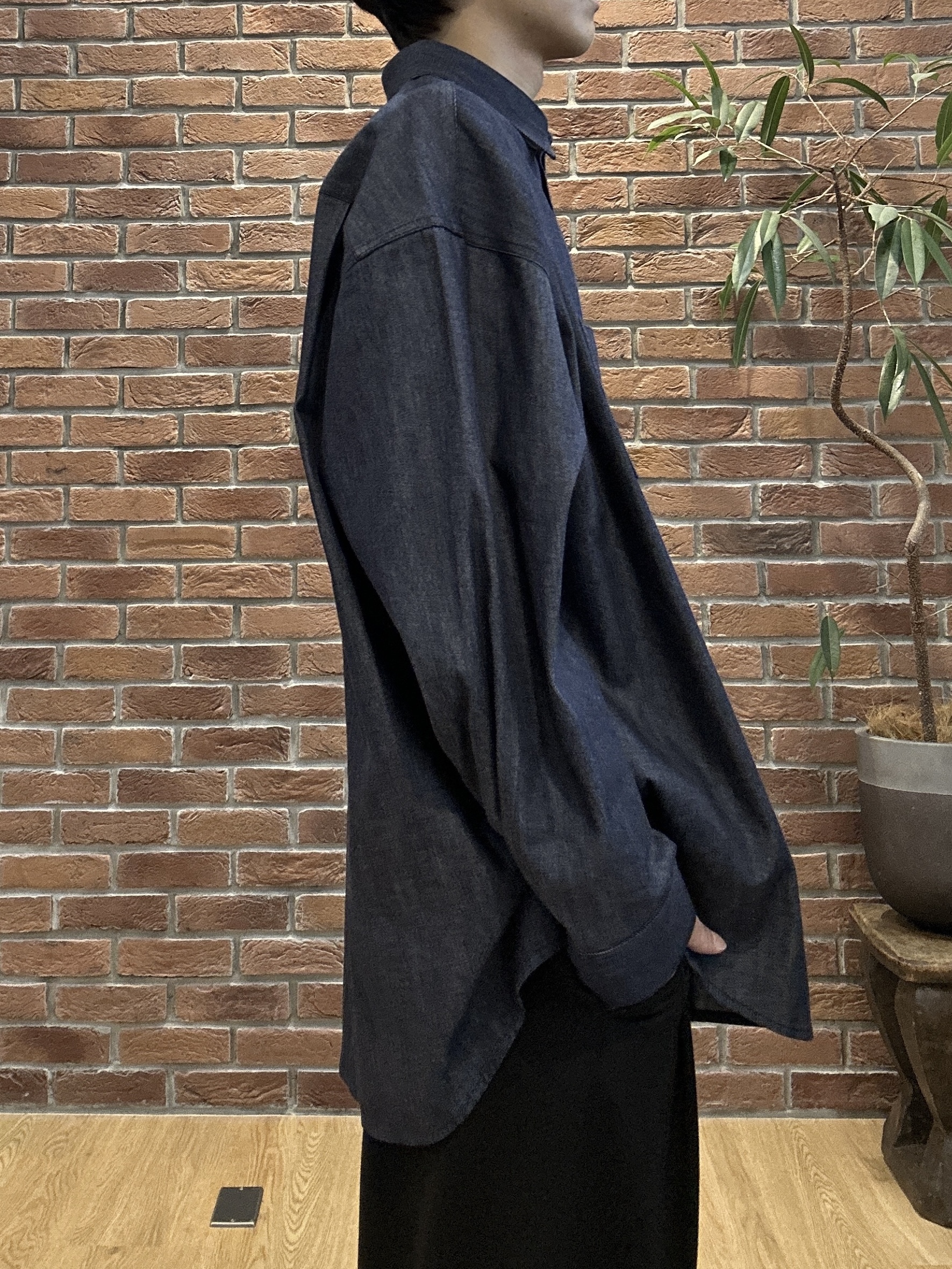 ドイさんの「tk.TAKEO KIKUCHI｜【色褪せしにくいデニム】Comfy Fadeless Denim Seriesデニムシャツ」を使ったコーディネート