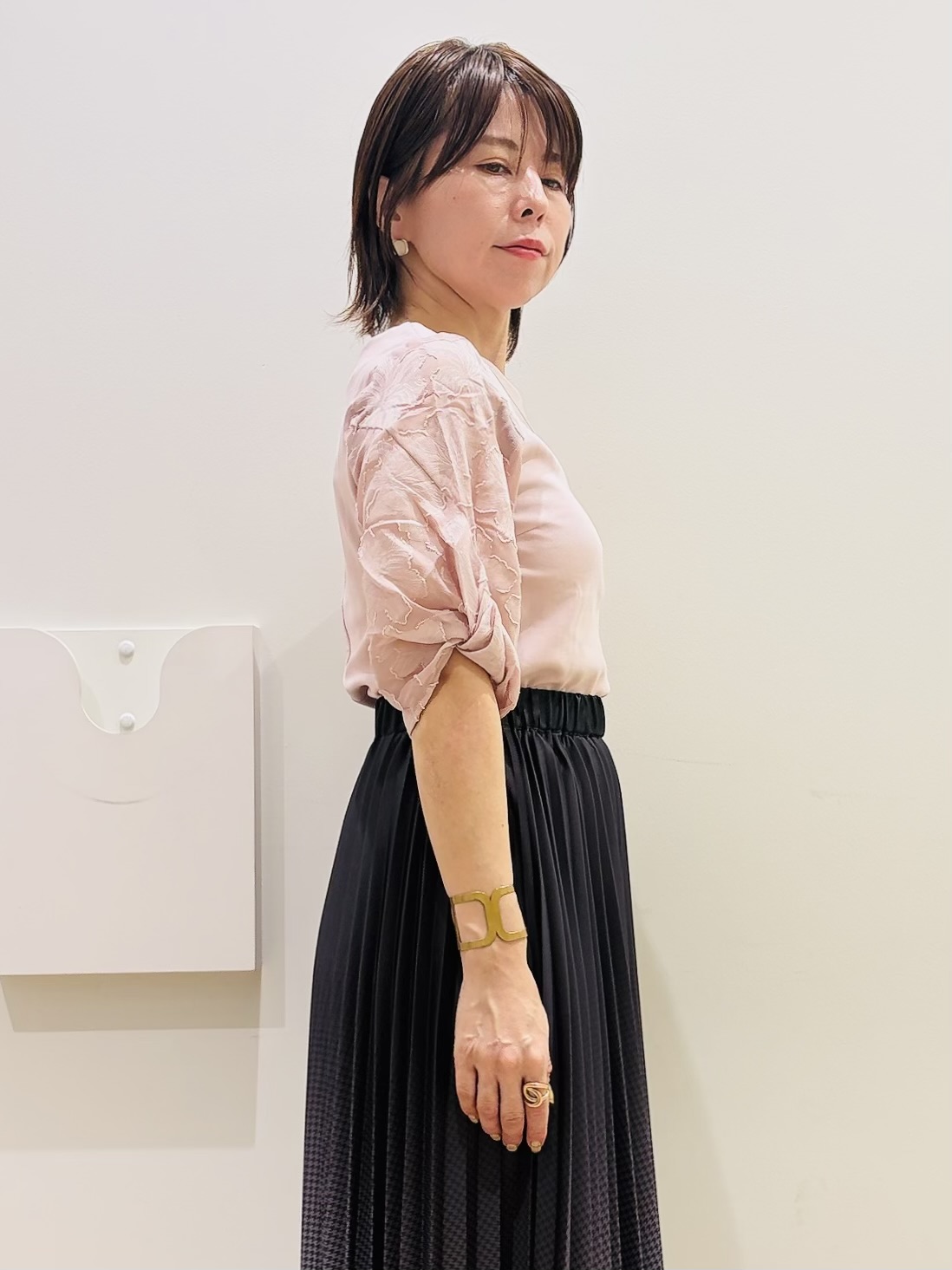 YUKOさんの「index｜【接触冷感／UVケア】ジャカードドッキングスリーブトップス《洗濯機OK》」を使ったコーディネート