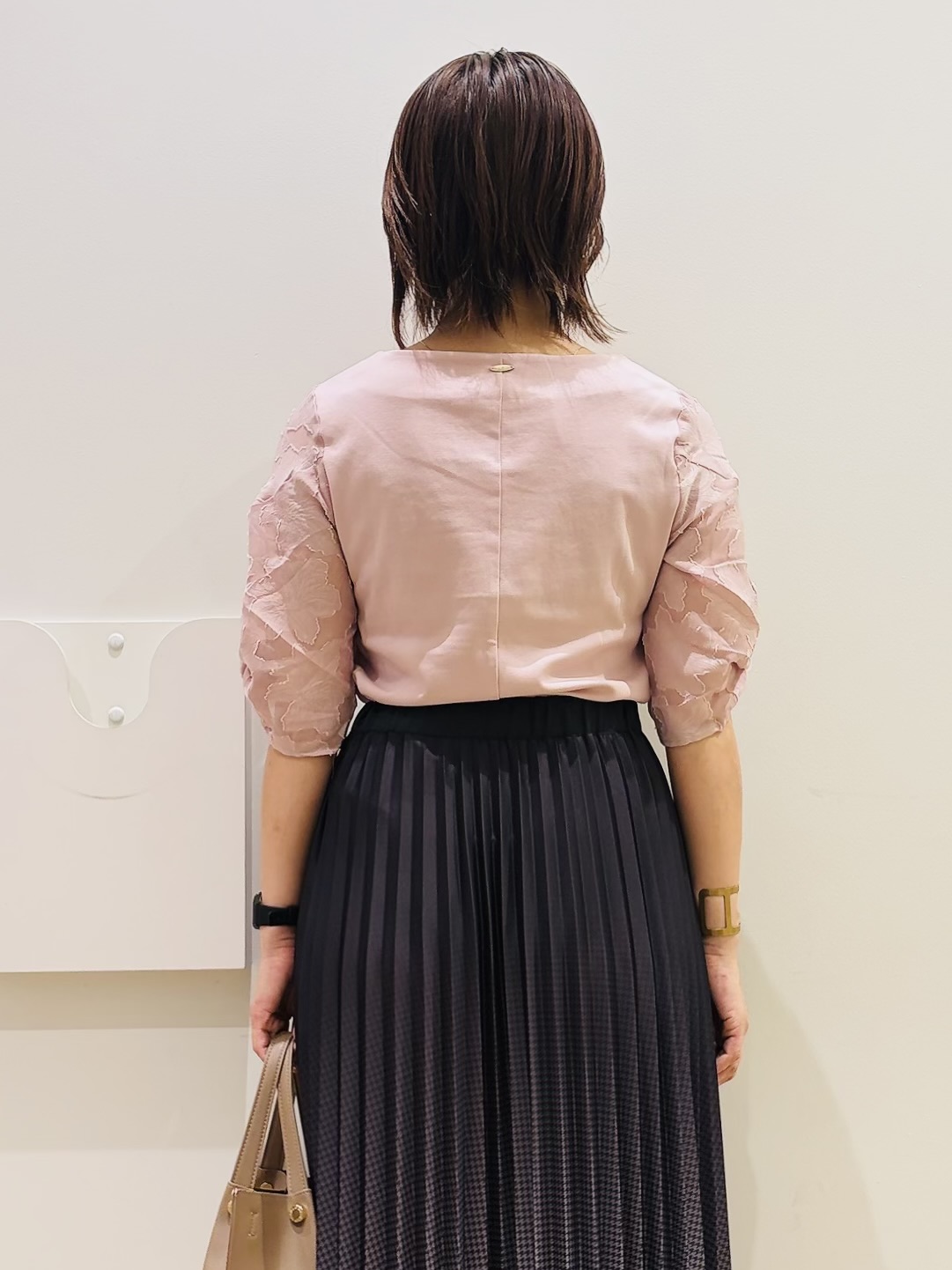 YUKOさんの「index｜【接触冷感／UVケア】ジャカードドッキングスリーブトップス《洗濯機OK》」を使ったコーディネート