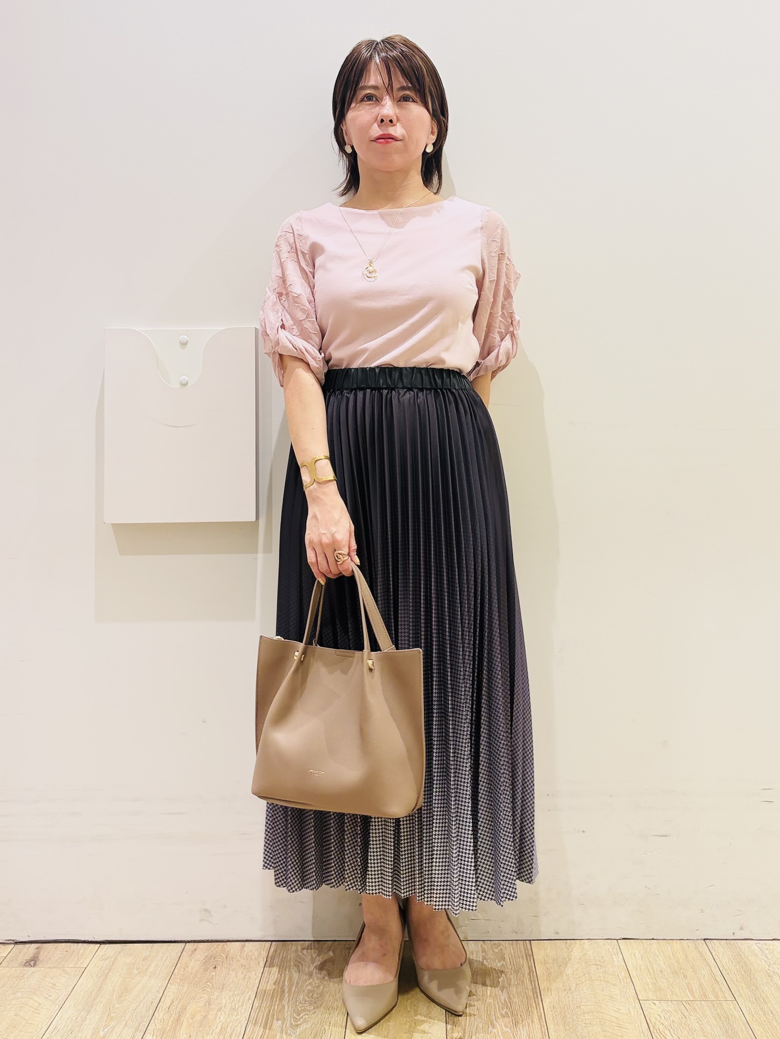 YUKOさんの「index｜【接触冷感／UVケア】ジャカードドッキングスリーブトップス《洗濯機OK》」を使ったコーディネート