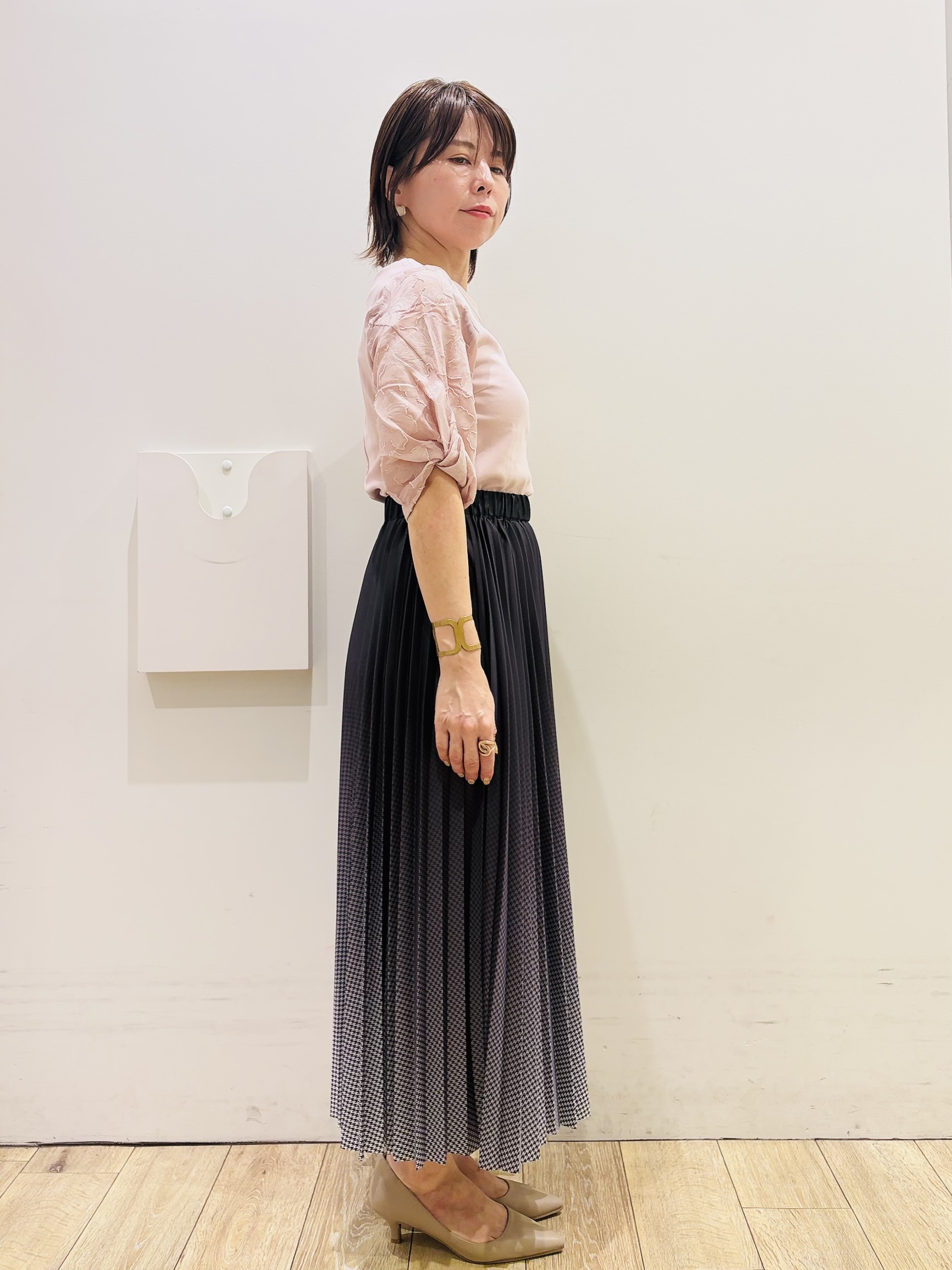 YUKOさんの「index｜【接触冷感／UVケア】ジャカードドッキングスリーブトップス《洗濯機OK》」を使ったコーディネート