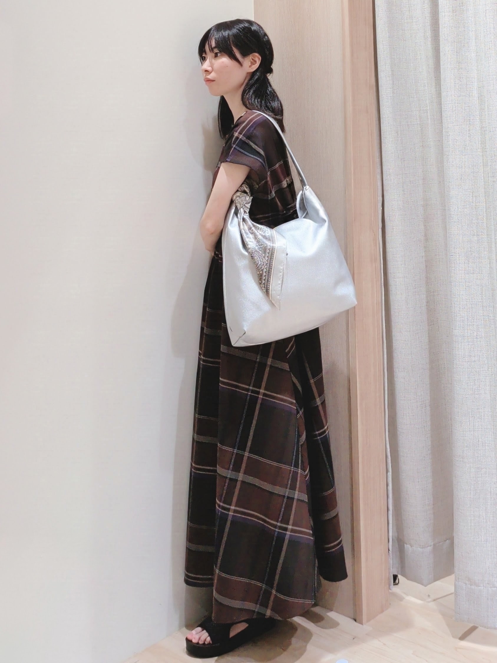 Yuiさんの「grove｜【低身長さんも選べる着丈】マドラスチェックワンピース」を使ったコーディネート