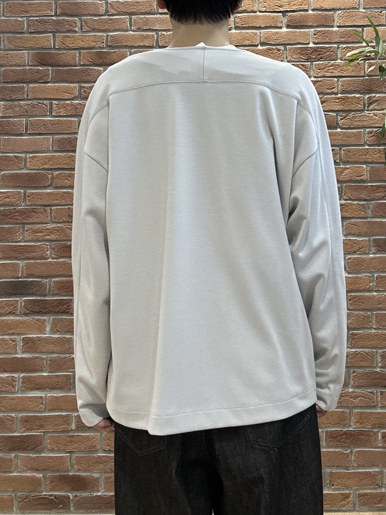 ドイさんの「tk.TAKEO KIKUCHI｜【色褪せしにくいデニム】Comfy Fadeless Denim Seriesバレルデニム」を使ったコーディネート