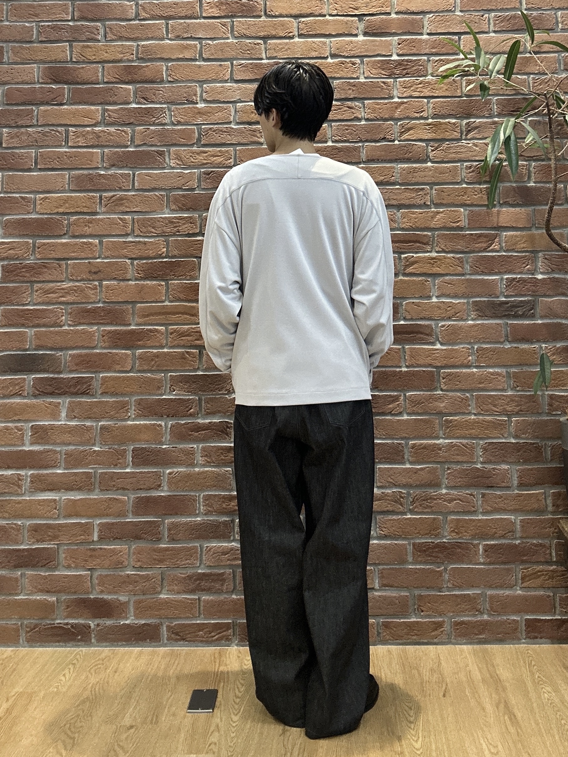 ドイさんの「tk.TAKEO KIKUCHI｜【色褪せしにくいデニム】Comfy Fadeless Denim Seriesバレルデニム」を使ったコーディネート