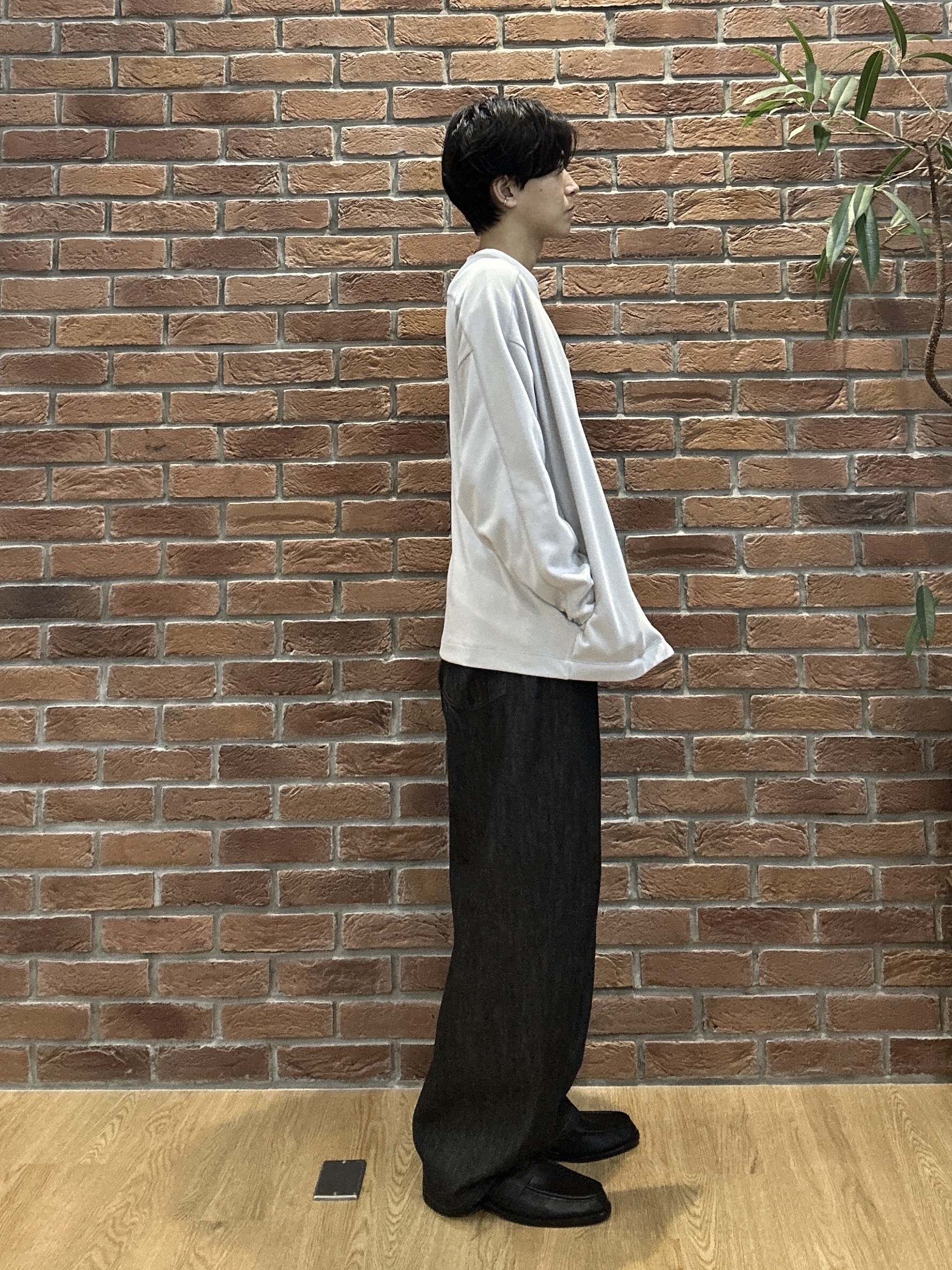 ドイさんの「tk.TAKEO KIKUCHI｜【色褪せしにくいデニム】Comfy Fadeless Denim Seriesバレルデニム」を使ったコーディネート