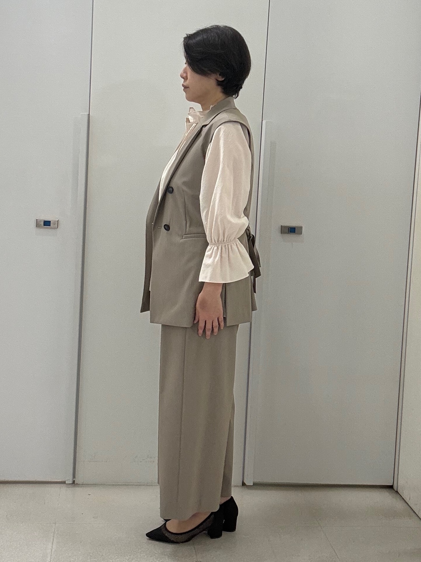 hIさんの「COUP DE CHANCE｜【手洗い可】ギャザーフリルブラウス」を使ったコーディネート