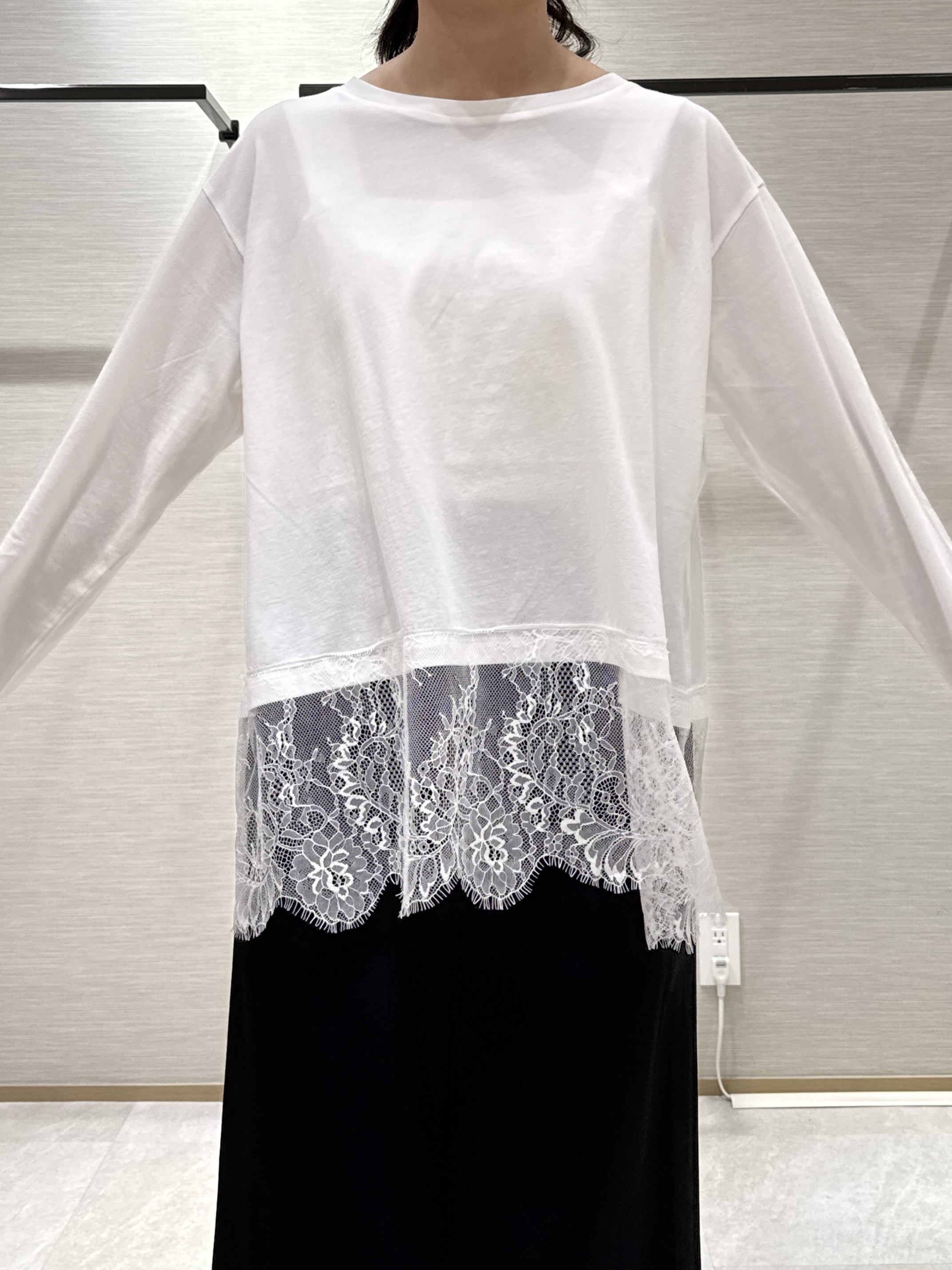 nanaさんの「UNTITLED｜【アンサンブル可/秋羽織り/シアー】前後2WAYカーディガン」を使ったコーディネート