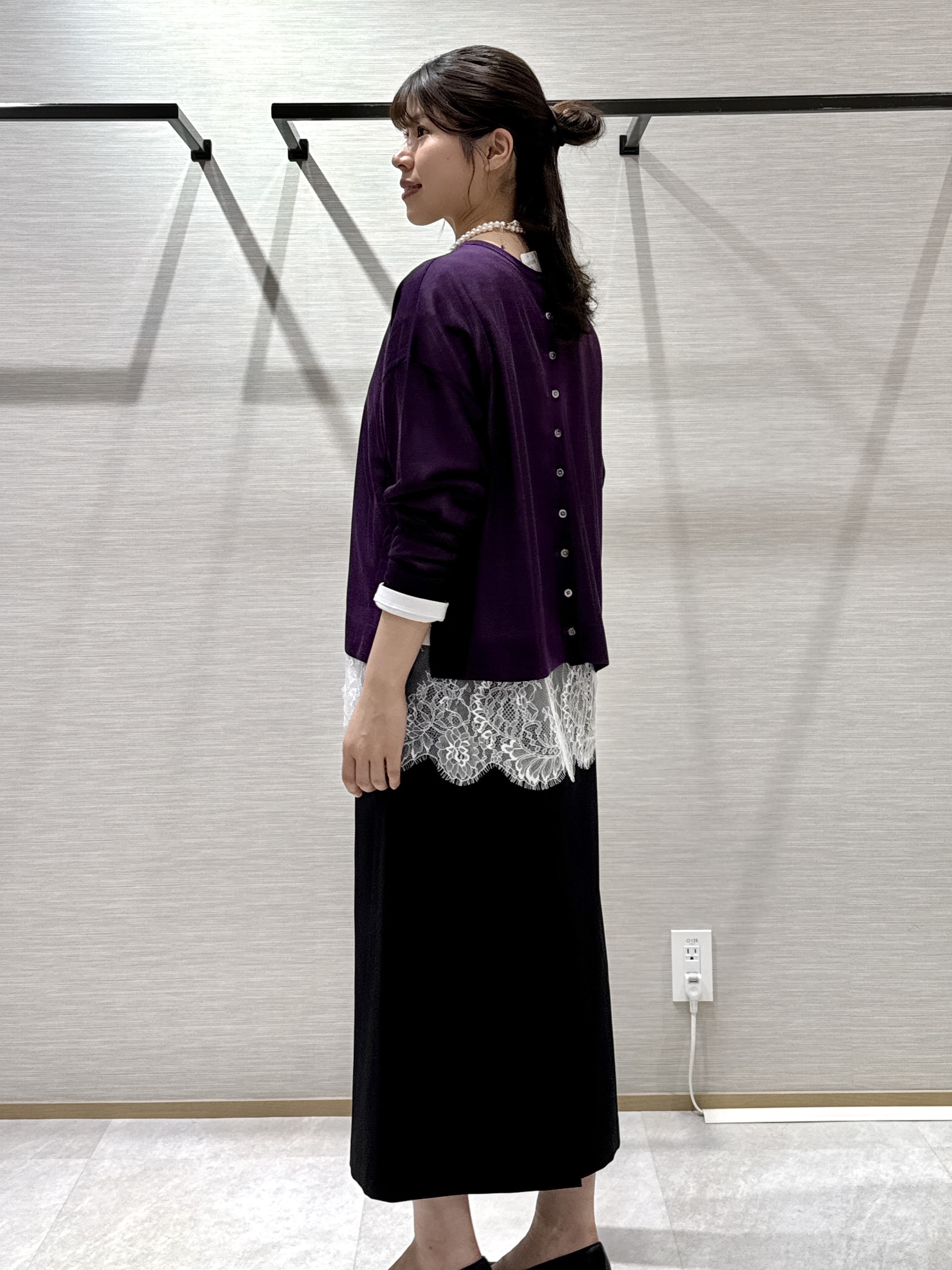 nanaさんの「UNTITLED｜【アンサンブル可/秋羽織り/シアー】前後2WAYカーディガン」を使ったコーディネート