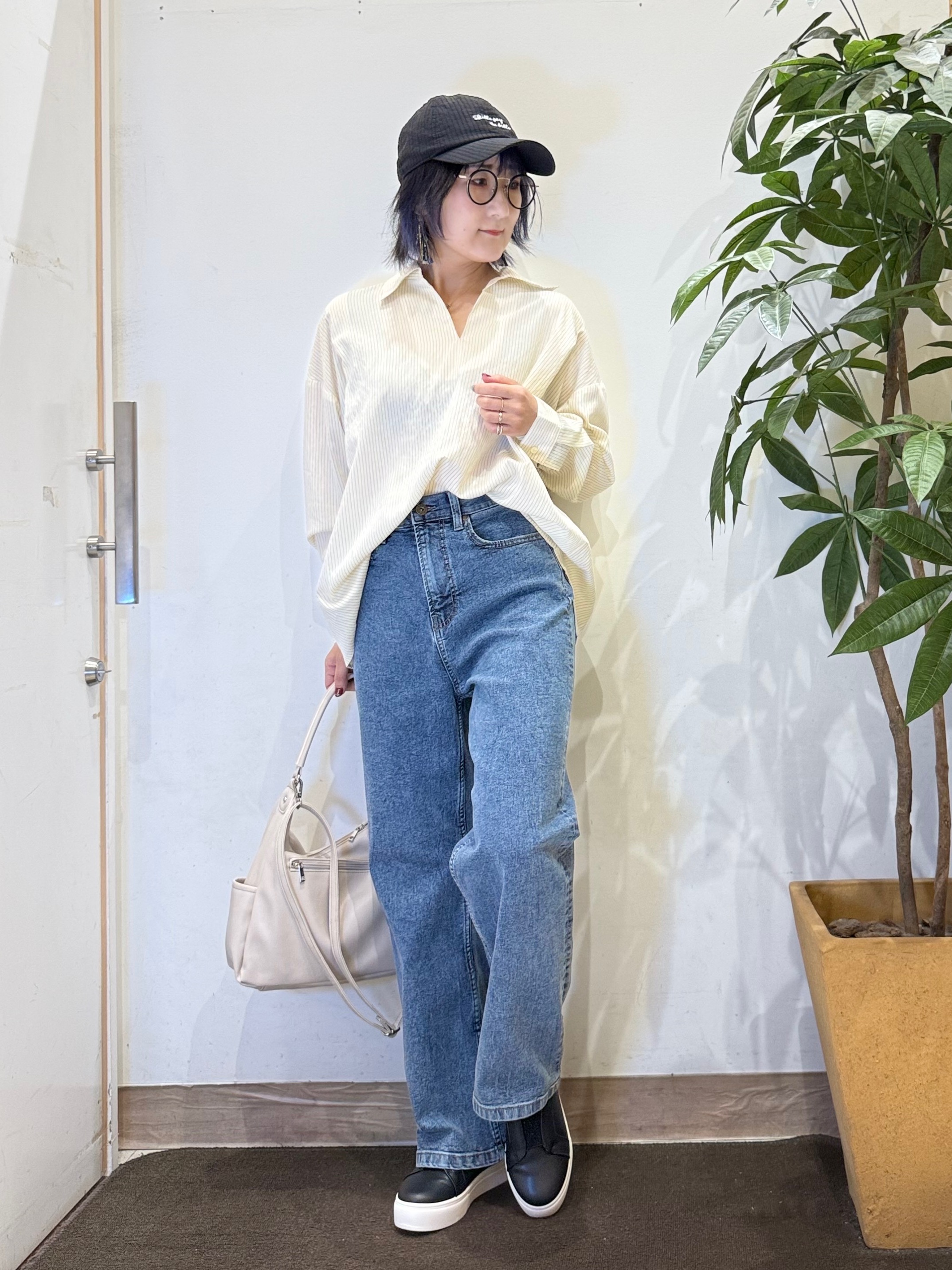 misakiさんの「SHOO･LA･RUE｜【洗濯機可】インせず決まるAライン ストライプスキッパーシャツ」を使ったコーディネート