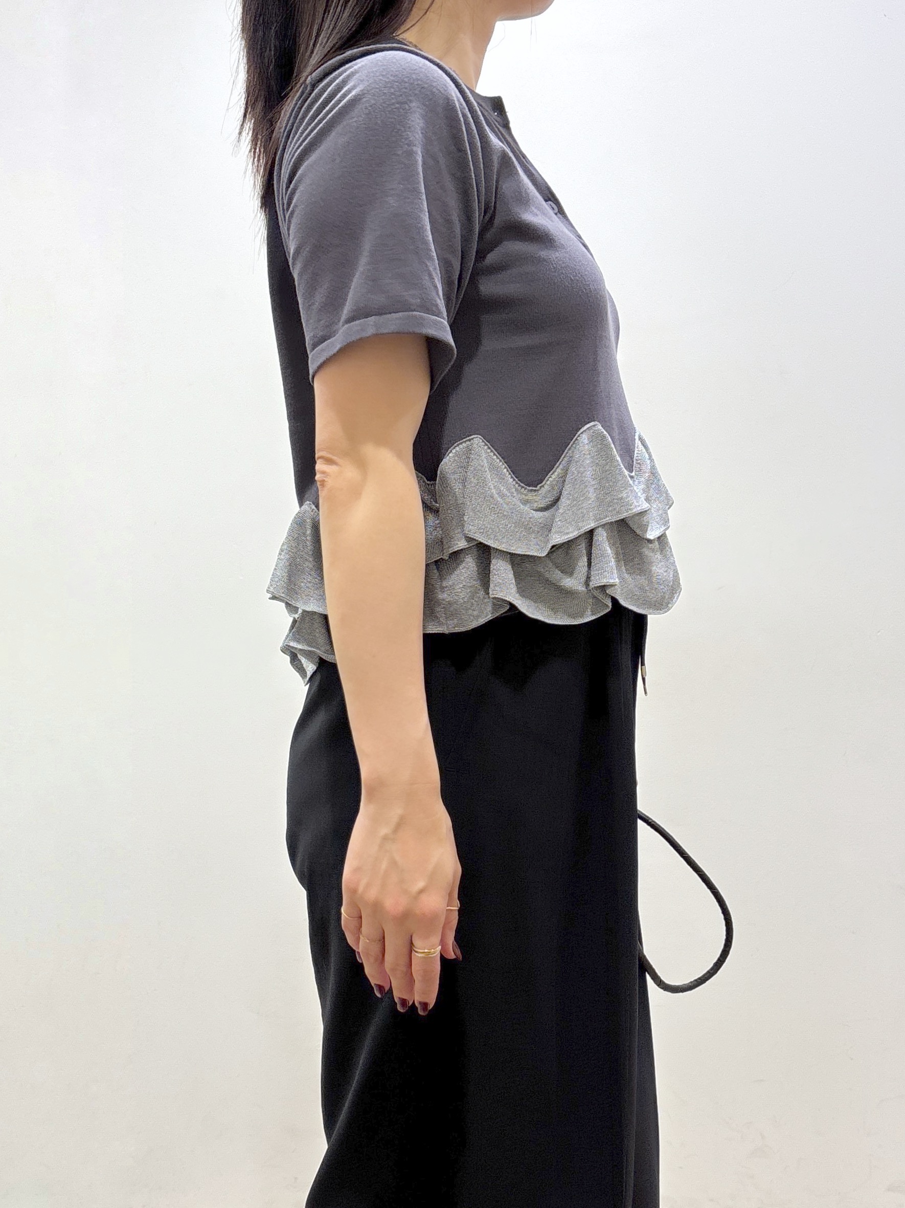 mameさんの「index｜【UVケア／遮熱性】裾フリルヘンリーネックニット《抗ピル／洗濯機OK》」を使ったコーディネート