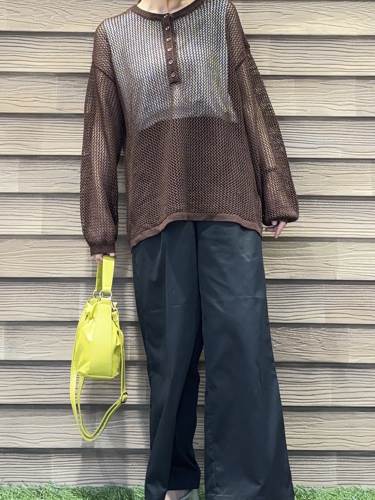 himiさんの「SHOO･LA･RUE｜【2点セット/洗濯機可/S-LL】ヘンリーネックメッシュニット+タンクトップセット」を使ったコーディネート