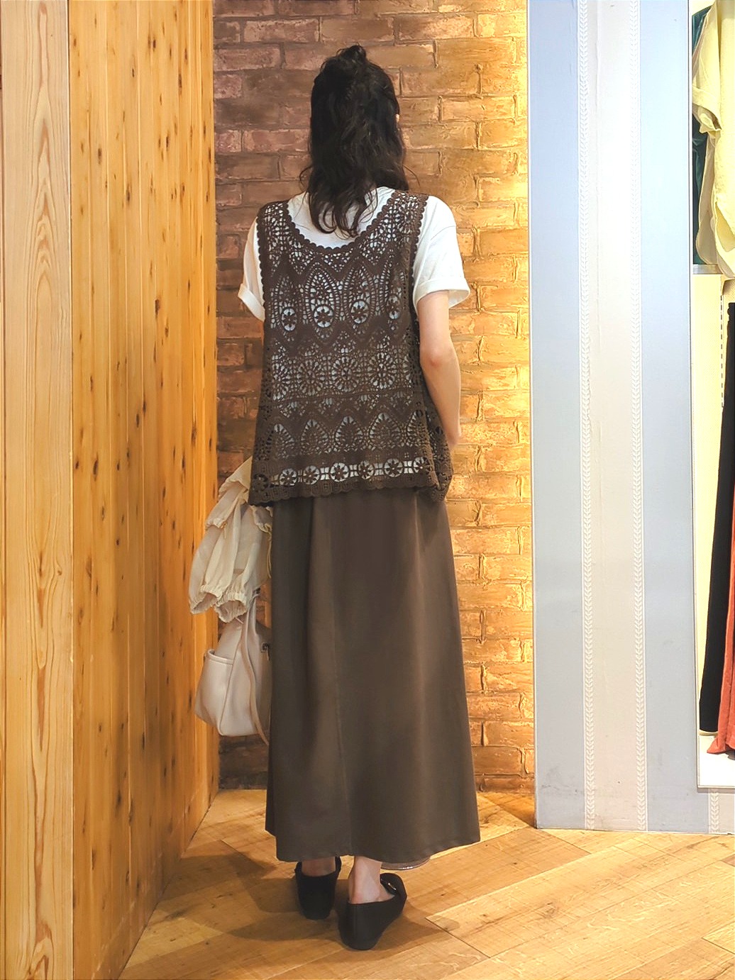 massuさんの「SHOO･LA･RUE｜【通気性〇/セットアップ可/洗濯機可】メッシュドルマン ジップブルゾン」を使ったコーディネート