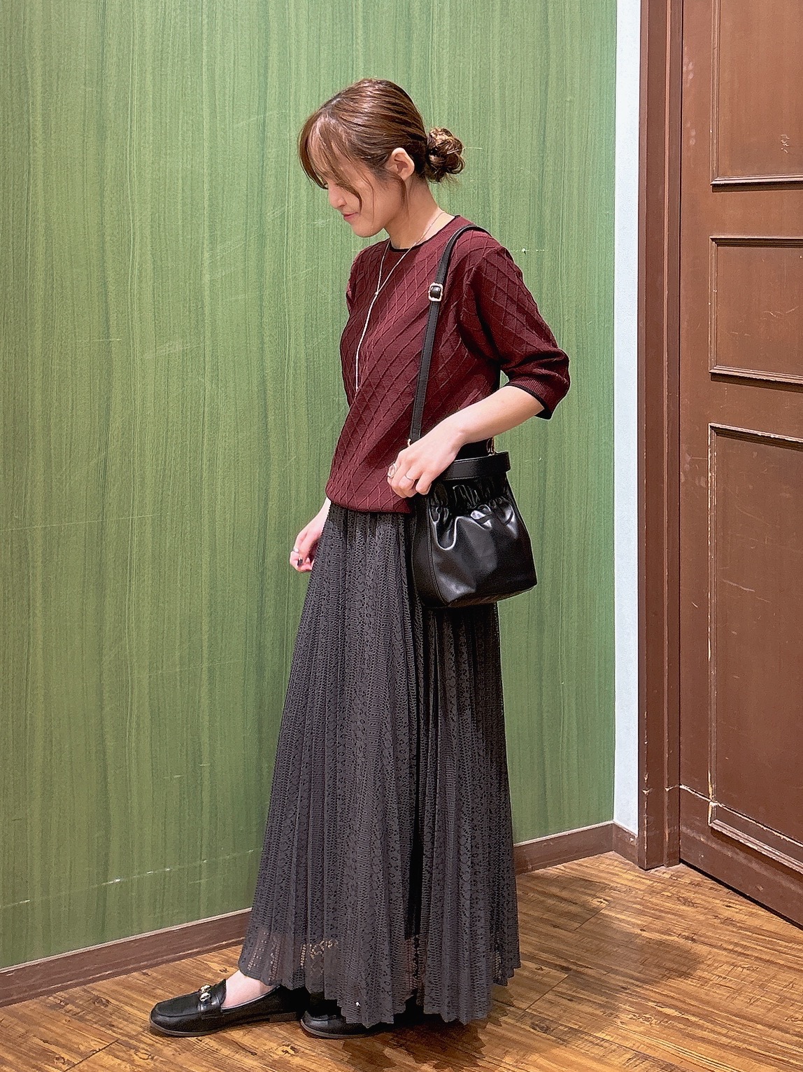 かおりさんの「SHOO･LA･RUE｜【毛玉になりにくい/S-LL/洗濯機可】すっきり二の腕カバー ダイヤ柄5分袖配色ニット」を使ったコーディネート