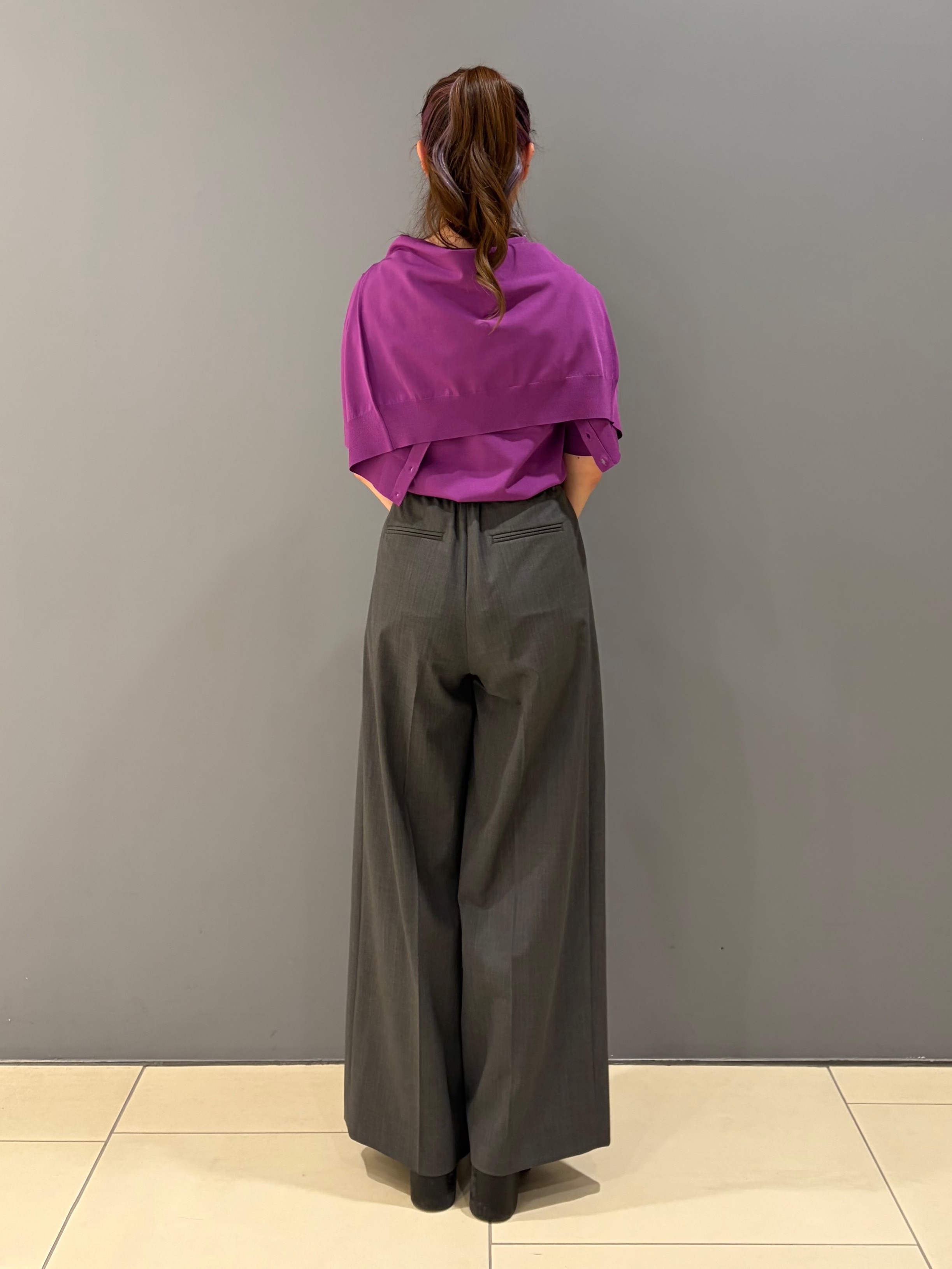 miさんの「UNTITLED｜【アンサンブル可/きれいめ/通勤】コンパクト5分袖ニット」を使ったコーディネート