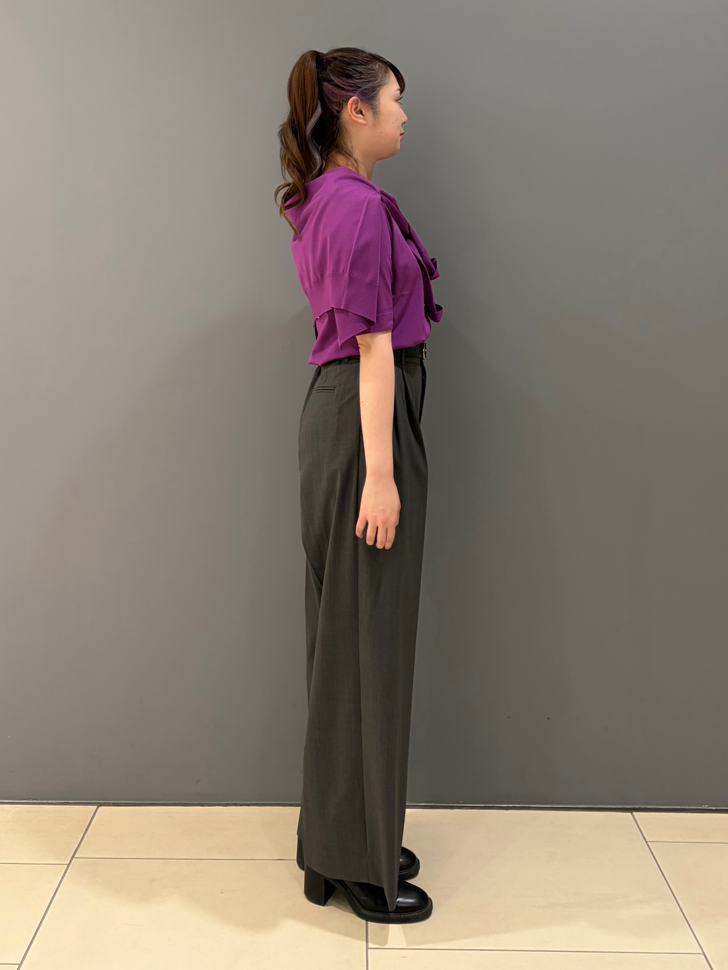 miさんの「UNTITLED｜【アンサンブル可/きれいめ/通勤】コンパクト5分袖ニット」を使ったコーディネート