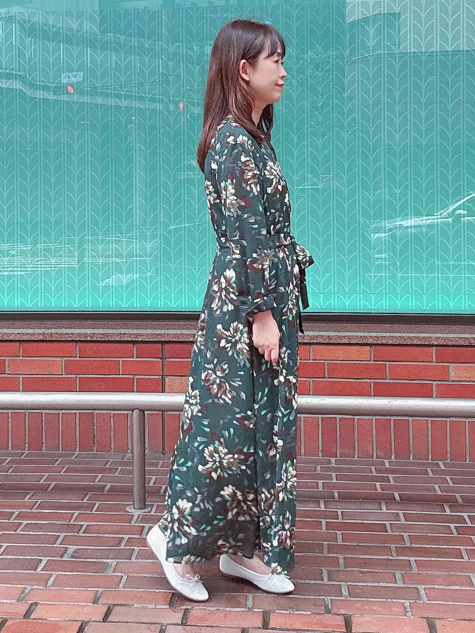 makiさんの「UNTITLED｜フラワープリントワンピース」を使ったコーディネート