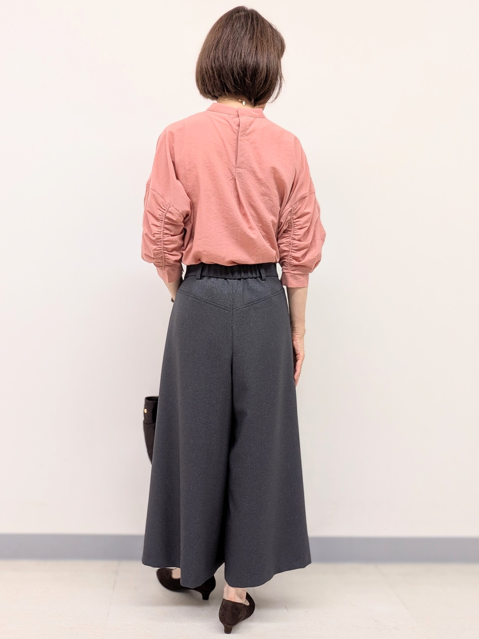 Ariさんの「Reflect｜【手洗い可】プチハイネック ギャザーブラウス」を使ったコーディネート