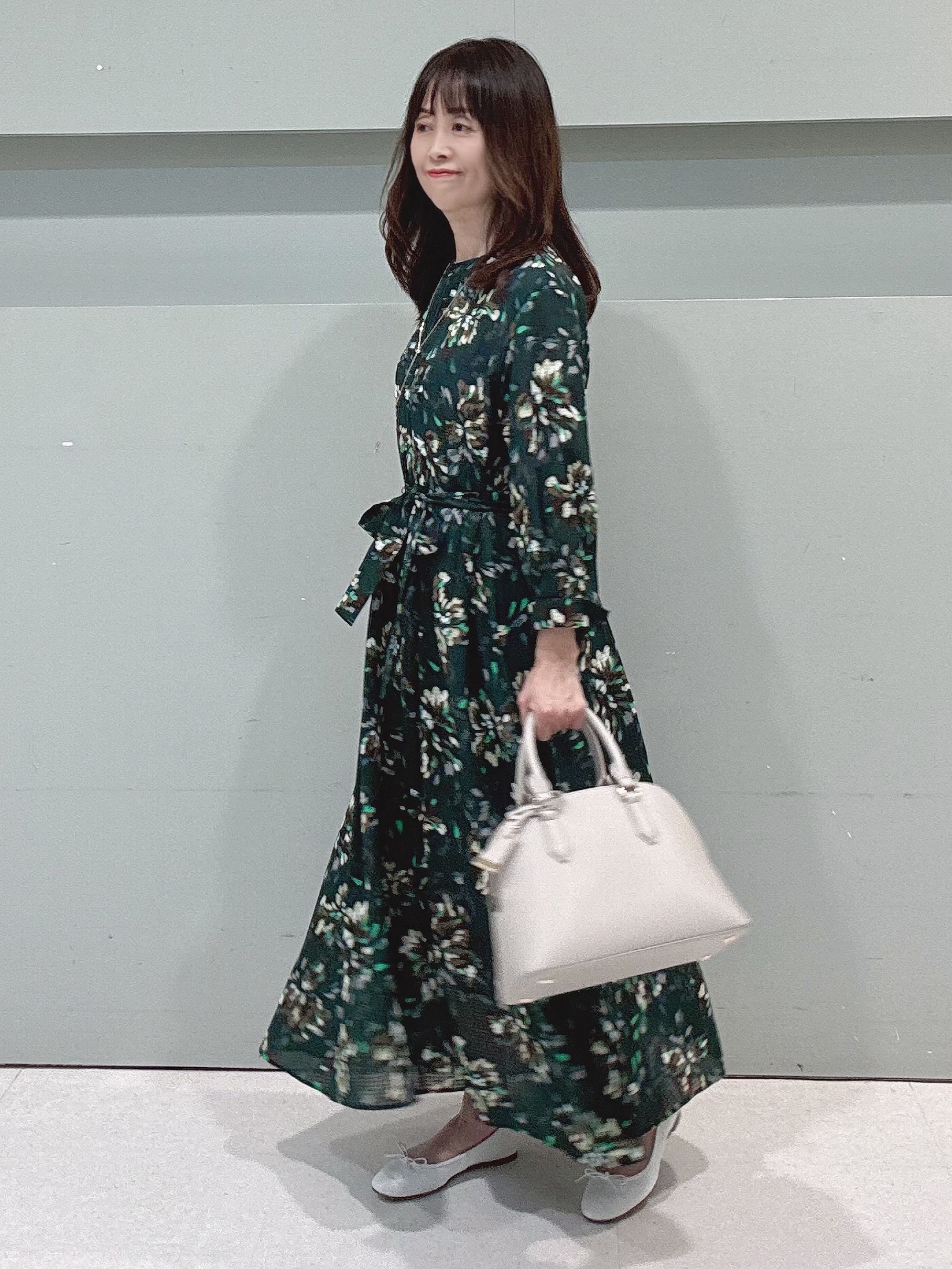 makiさんの「UNTITLED｜フラワープリントワンピース」を使ったコーディネート