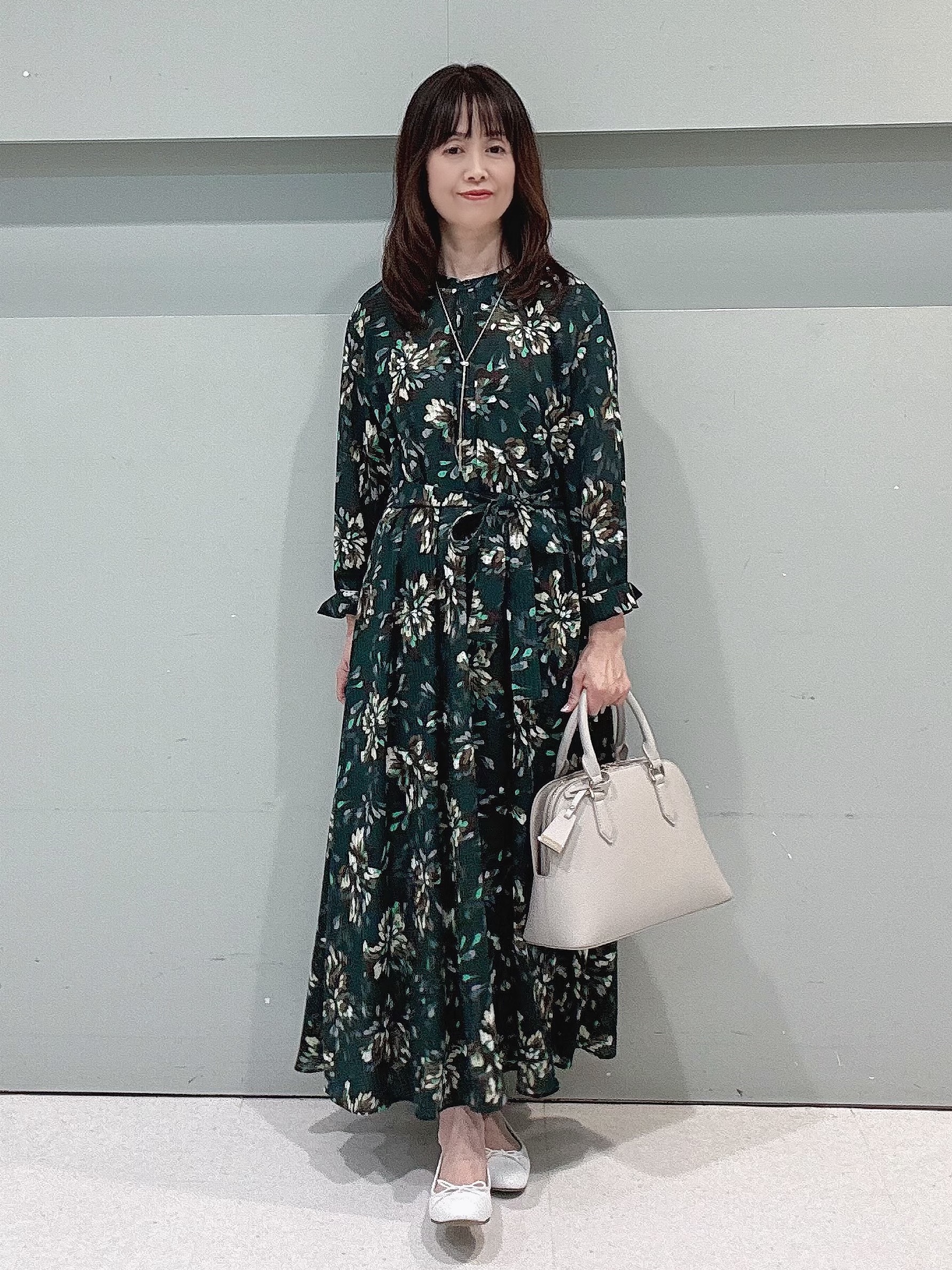 makiさんの「UNTITLED｜フラワープリントワンピース」を使ったコーディネート