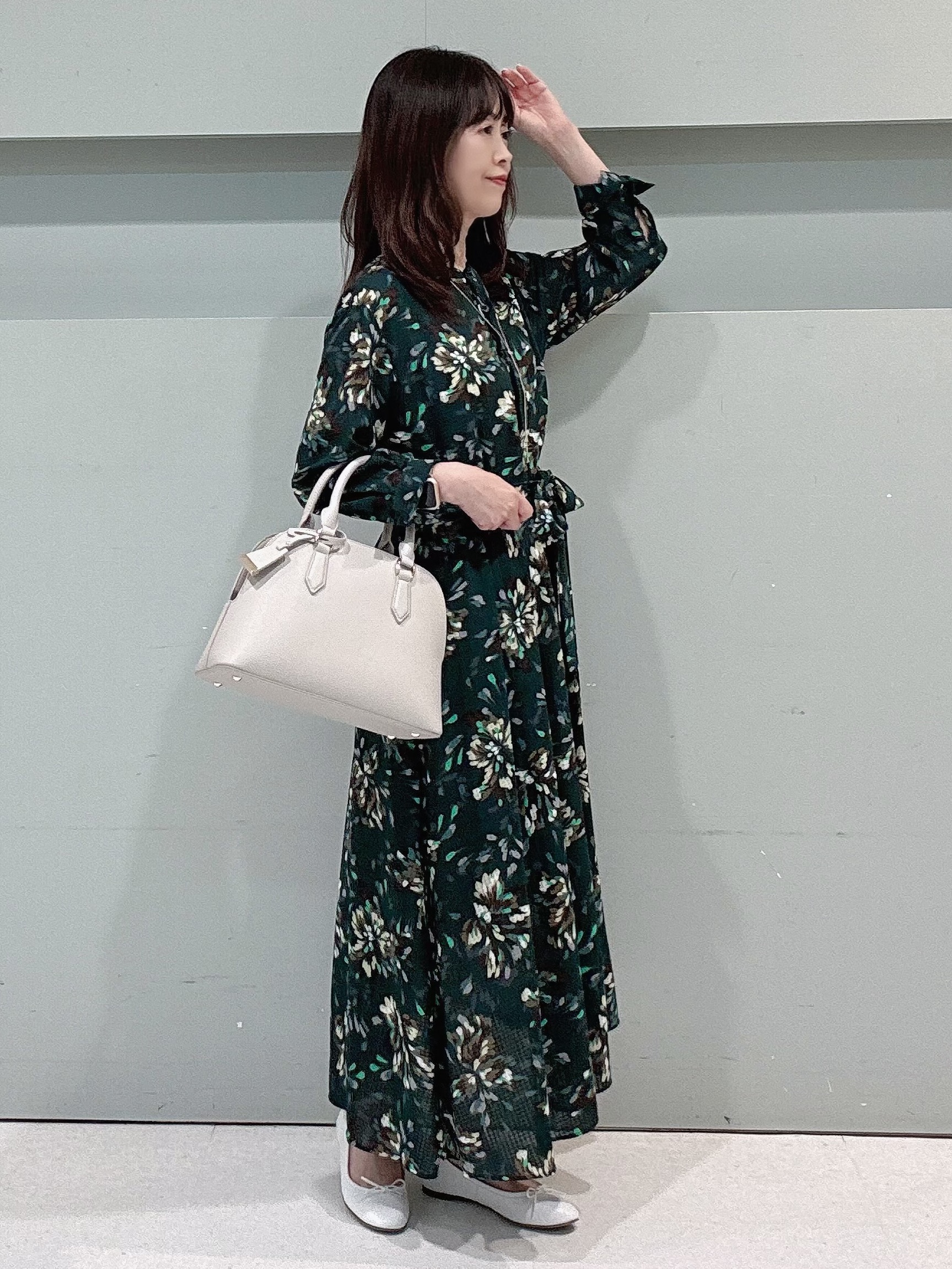 makiさんの「UNTITLED｜フラワープリントワンピース」を使ったコーディネート
