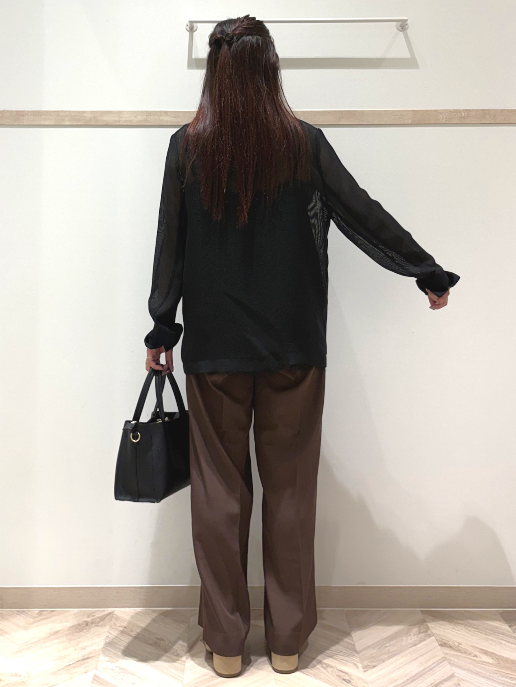 nanaさんの「SHOO･LA･RUE｜【通気性〇/セットアップ可/S-LL/洗濯機可】紫外線対策にも メッシュテーラードジャケット」を使ったコーディネート