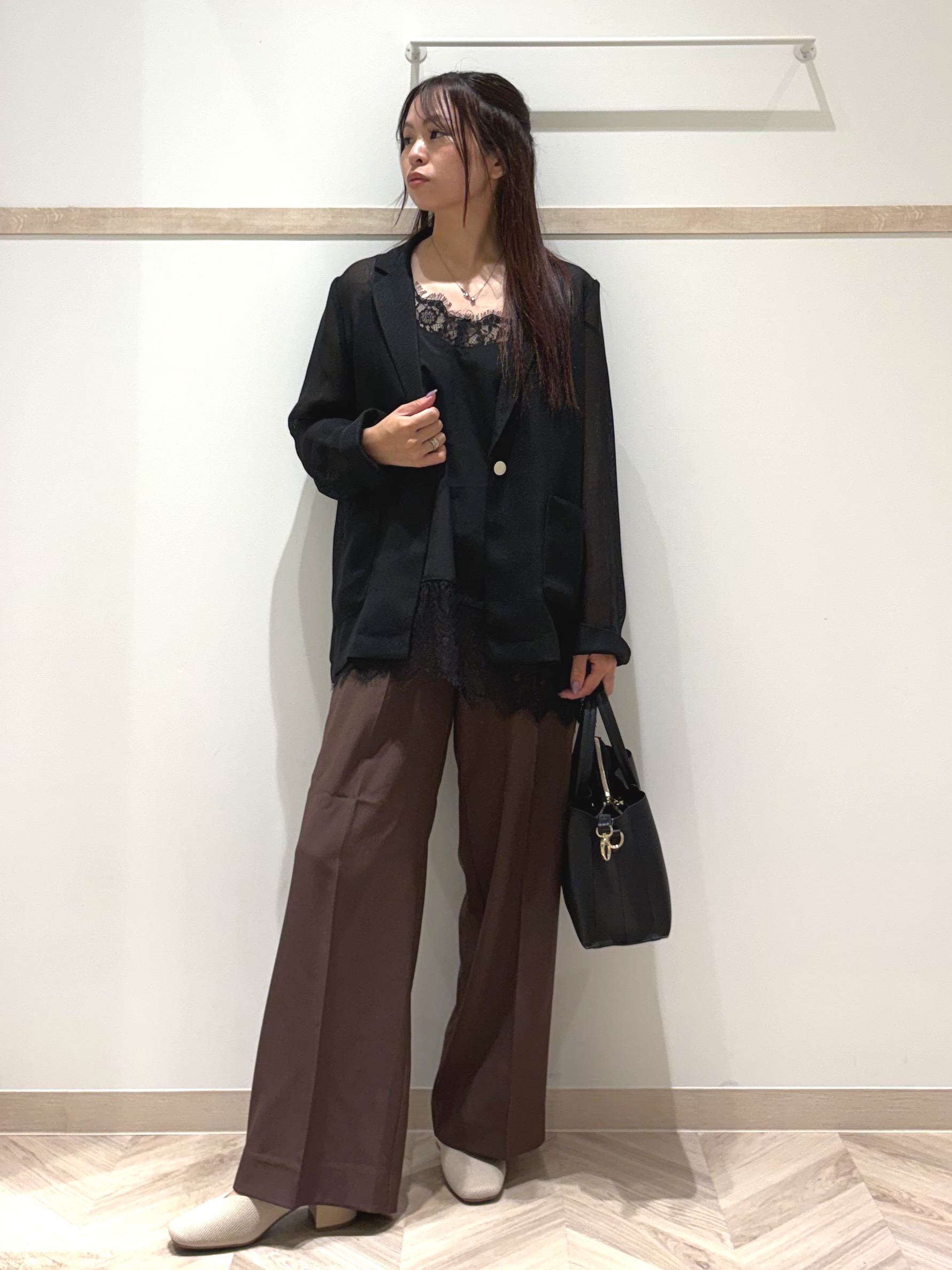 nanaさんの「SHOO･LA･RUE｜【通気性〇/セットアップ可/S-LL/洗濯機可】紫外線対策にも メッシュテーラードジャケット」を使ったコーディネート