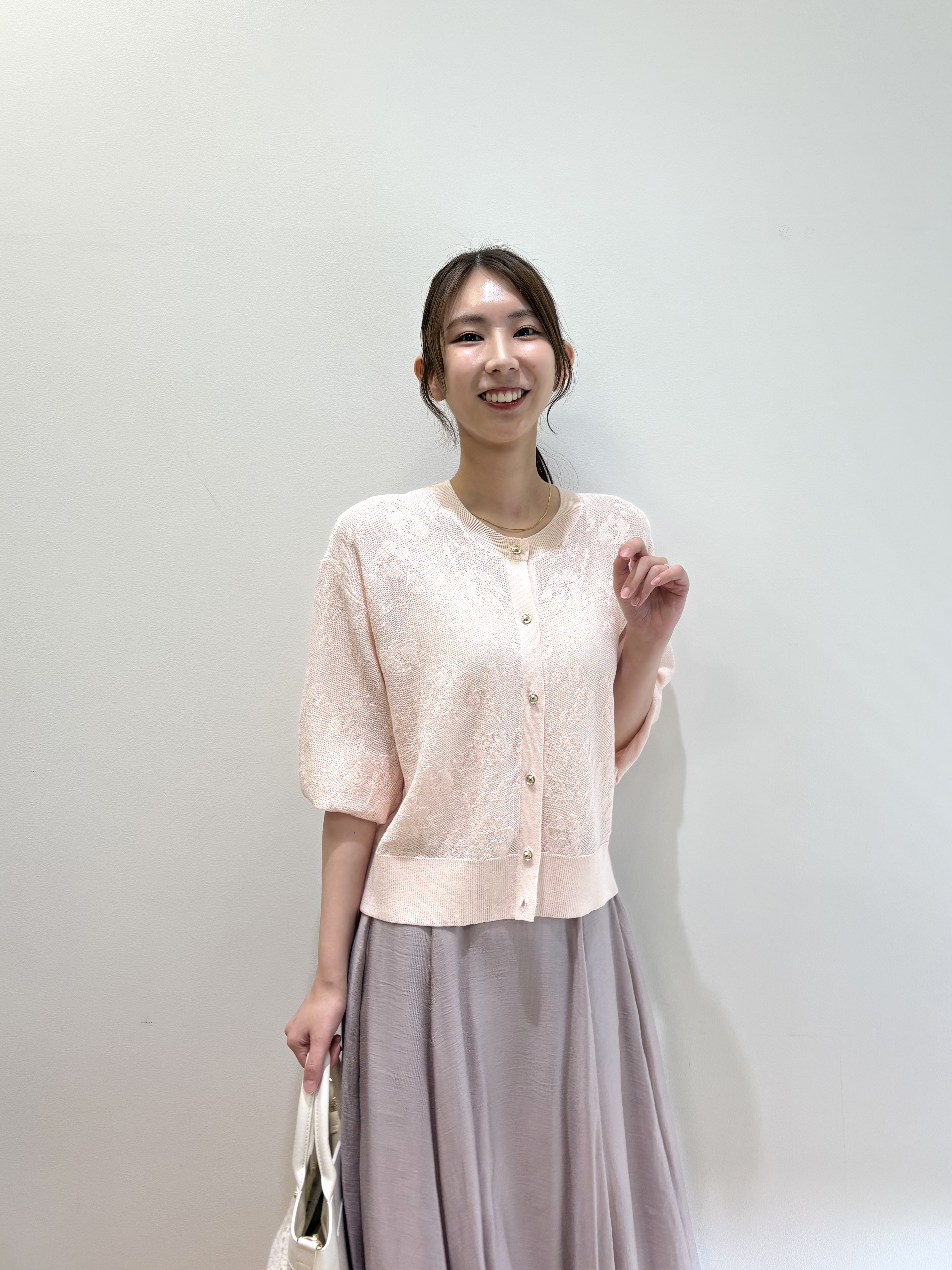 めぐさんの「index｜【８色展開】柄アソートシアーカーディガン《洗濯機OK》」を使ったコーディネート